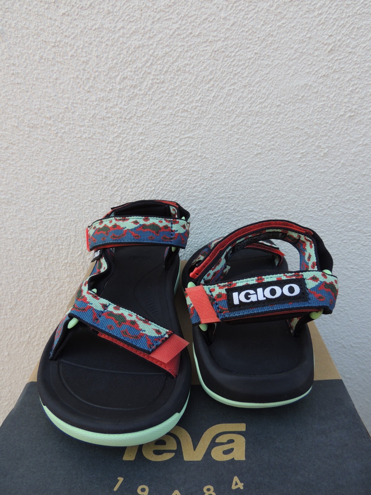 TEVA X IGLOO BRIGHT GEO HURRICANE XLT2 SPORT SANDALS, WOMEN US 7/ MEN 5 ~NEW