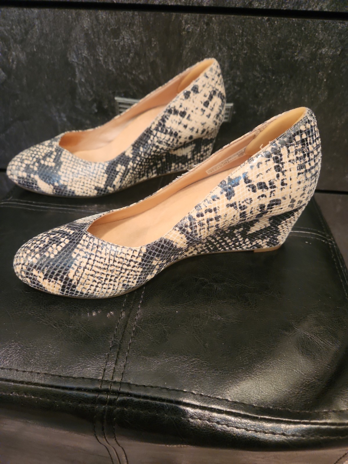 Vionic Orthaheel Leather Snakeskin Reptile Print Antonia Wedge Pumps Shoes Sz 8
