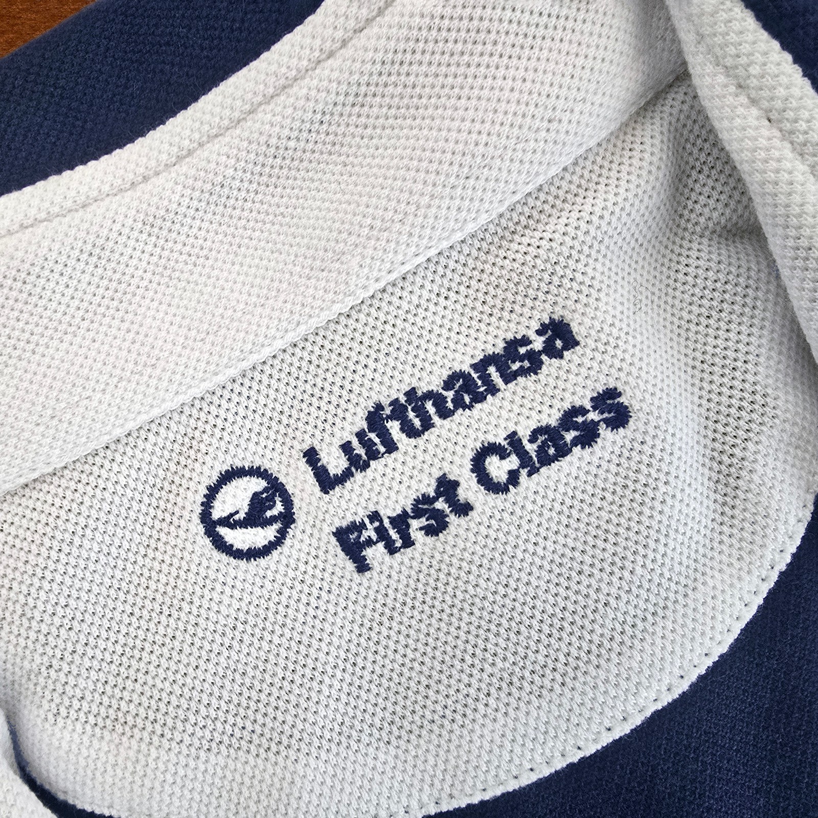 Lufthansa – Van Laack – First Class – Long Sleeve Polo Shirt Sweater – L – New