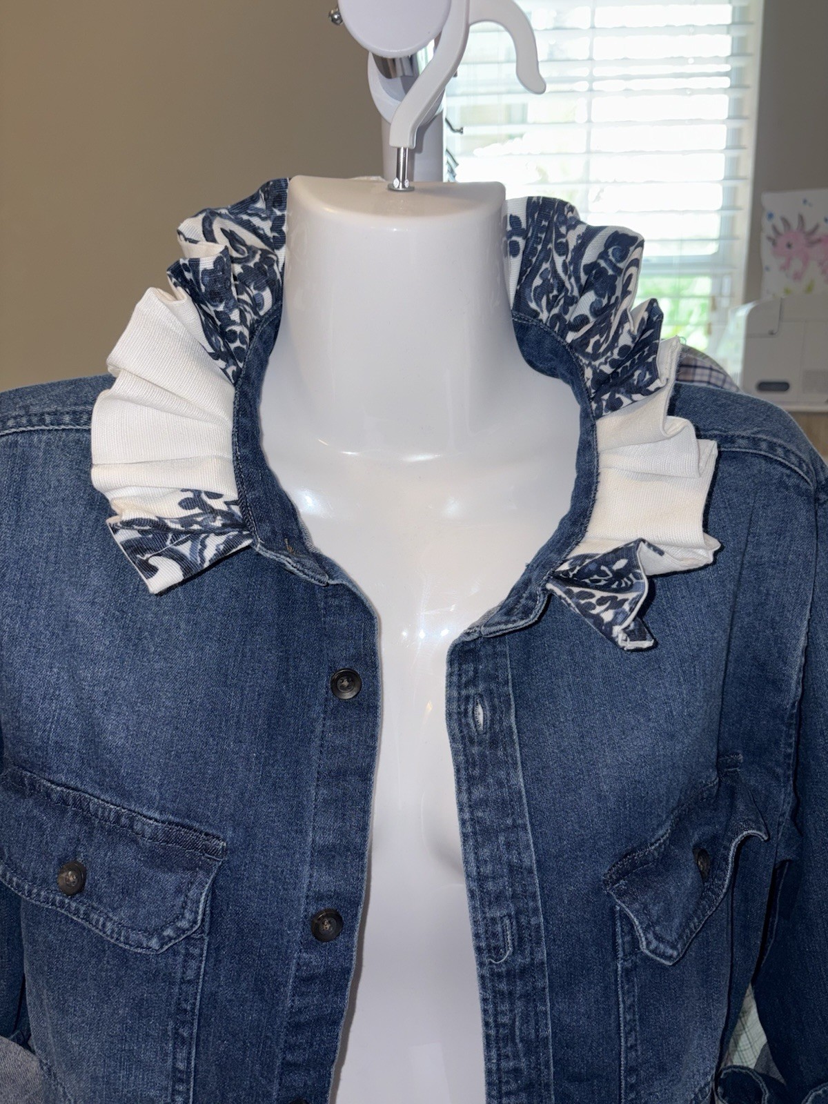 Goodfellow & Co Denim Upcycled S Blue Floral Point Collar Button-Up Long Sleeve