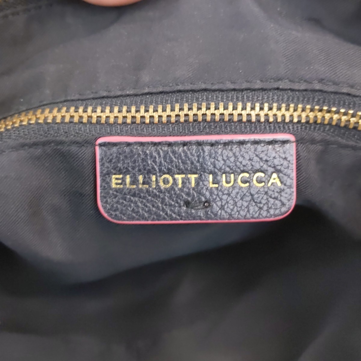 Elliott Lucca Black Leather Crossbody Shoulder Bag Multi Zip Pockets Chain Strap