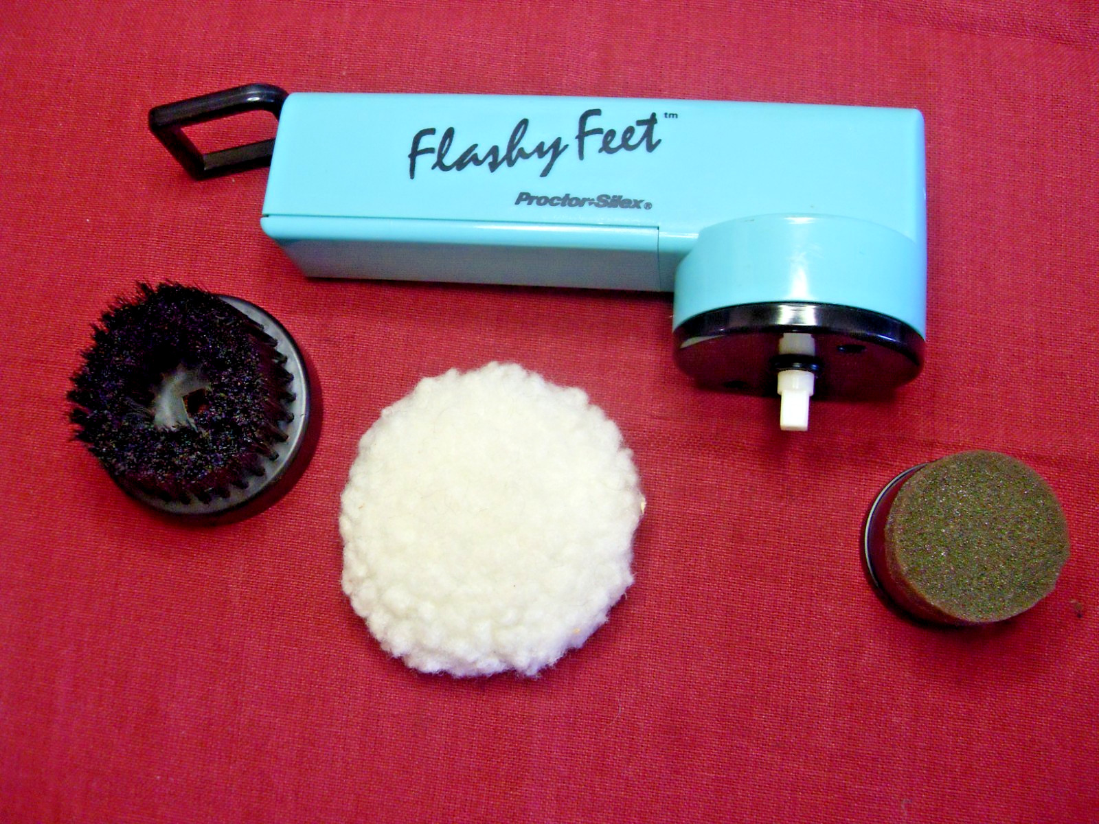 NOS–‘Flashy Feet’ travel shoe care kit by Procter-Silex