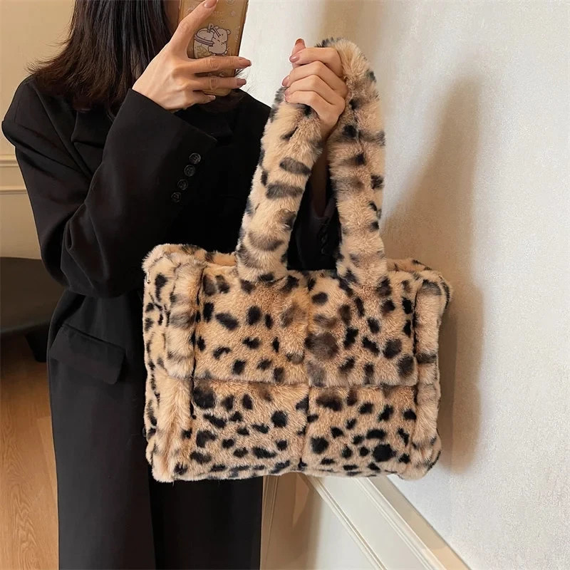 Women’s Plush Leopard Classic Style Magnetic Buckle Tote Bag