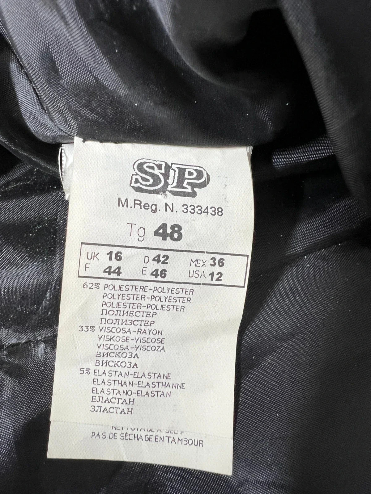 Womens Stylish Black Pattern Suit Size 48 Cropped Jacket and Pants Made in