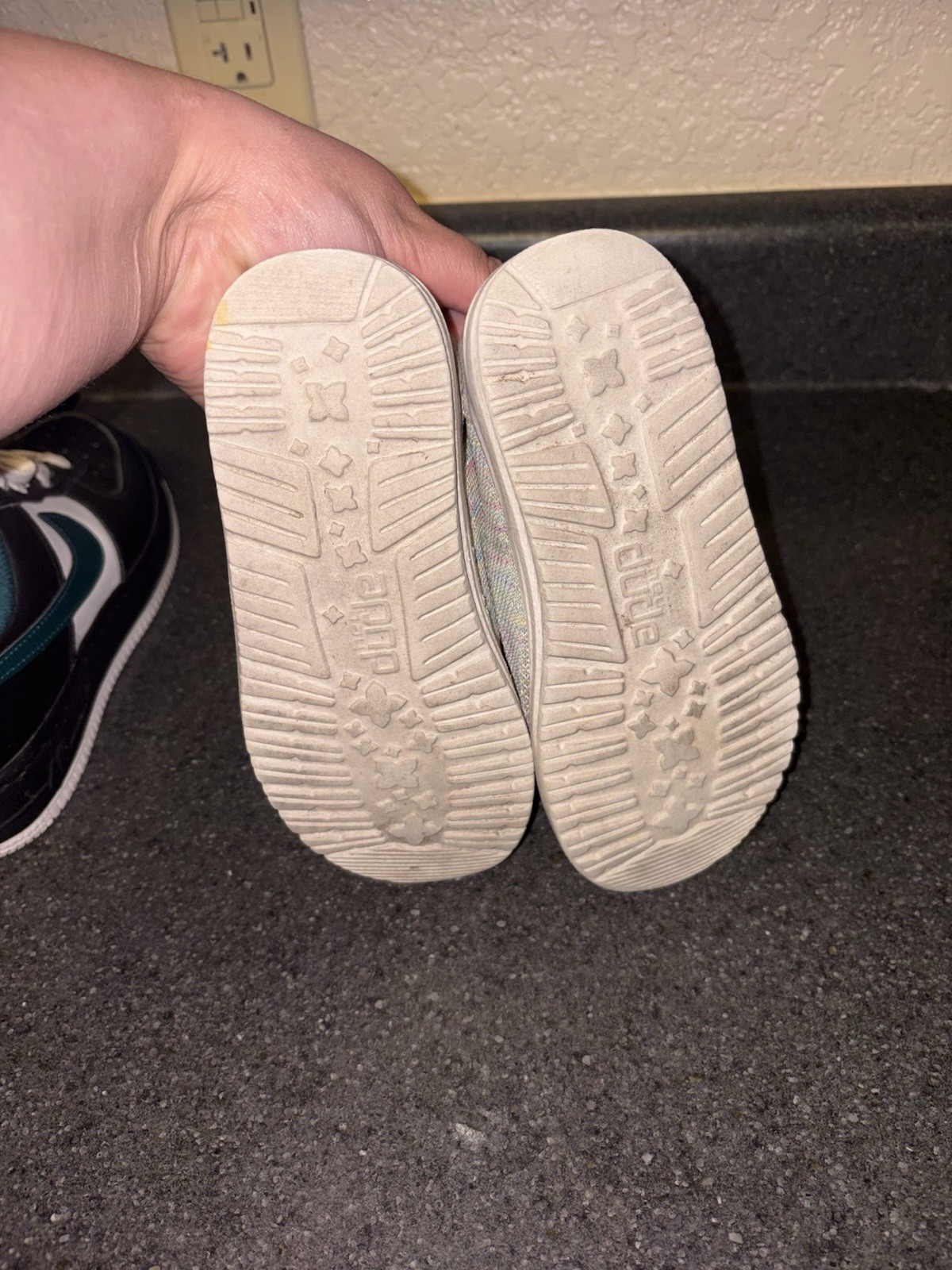 HEYDUDE Wendy Sox Kids Slip On Shoes Aurora White Pastel Rainbow Size 11K