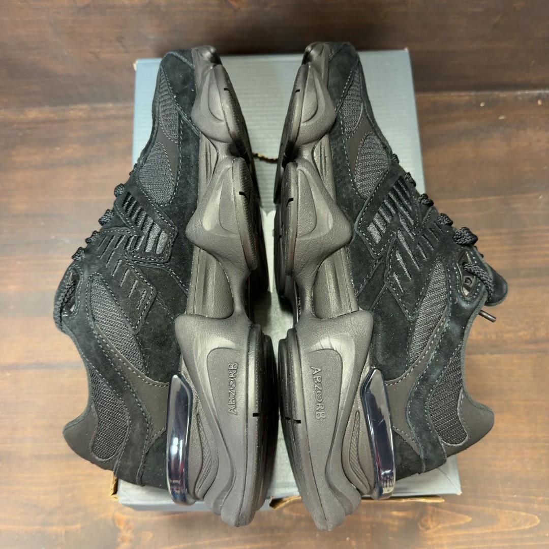 New Balance 9060 Triple Black (Pre-Owned) Size 8.5 (Damaged Box)