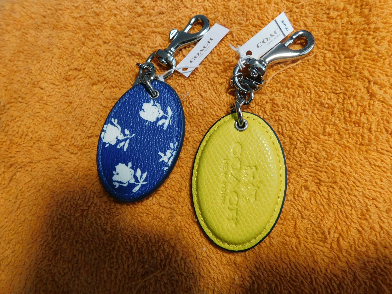 NWT “1” Coach Key Ring F63635 Badlands Oval Chalk. Keyring/Keychain/Bag Charm.