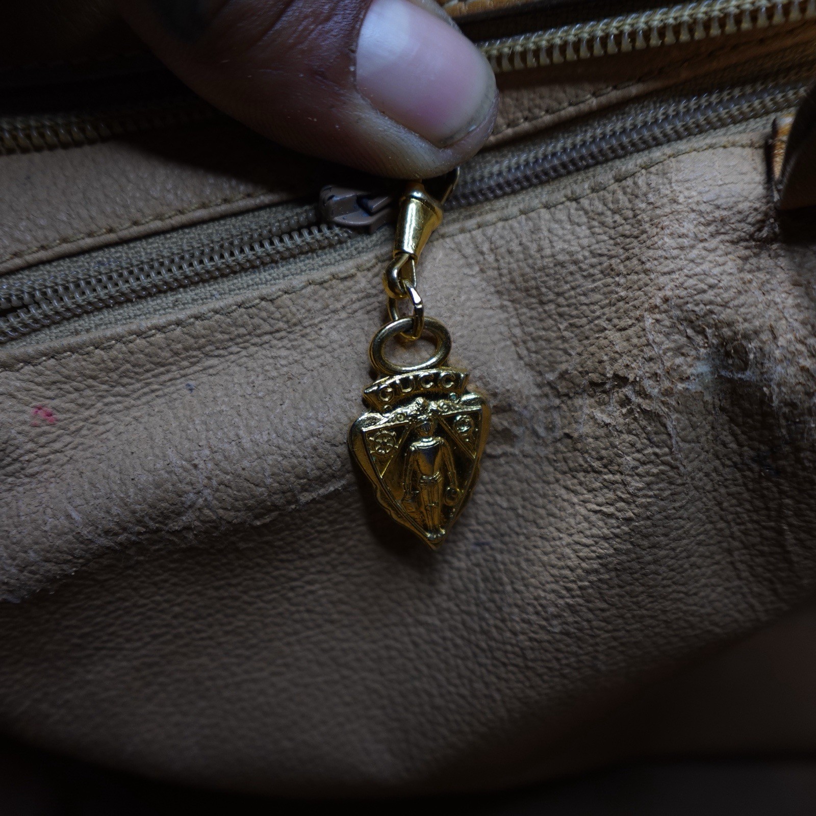 Vintage Gucci GG Supreme Monogram Boston Bag Tan Leather Italy Need Light Repair