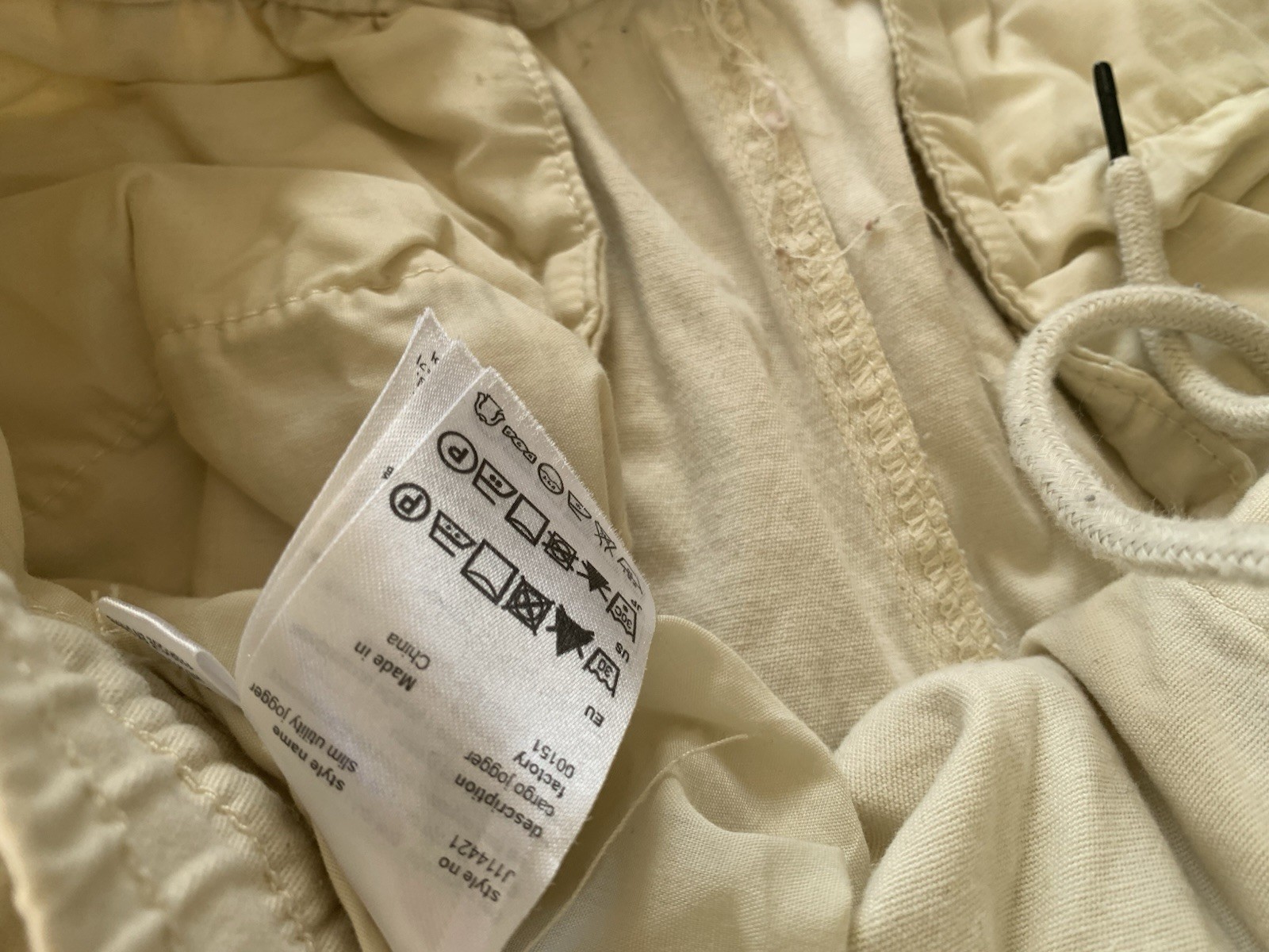 Wesc Khaki Cargo jogger 30w Well Made Thicker Fabric cream, color, extra large