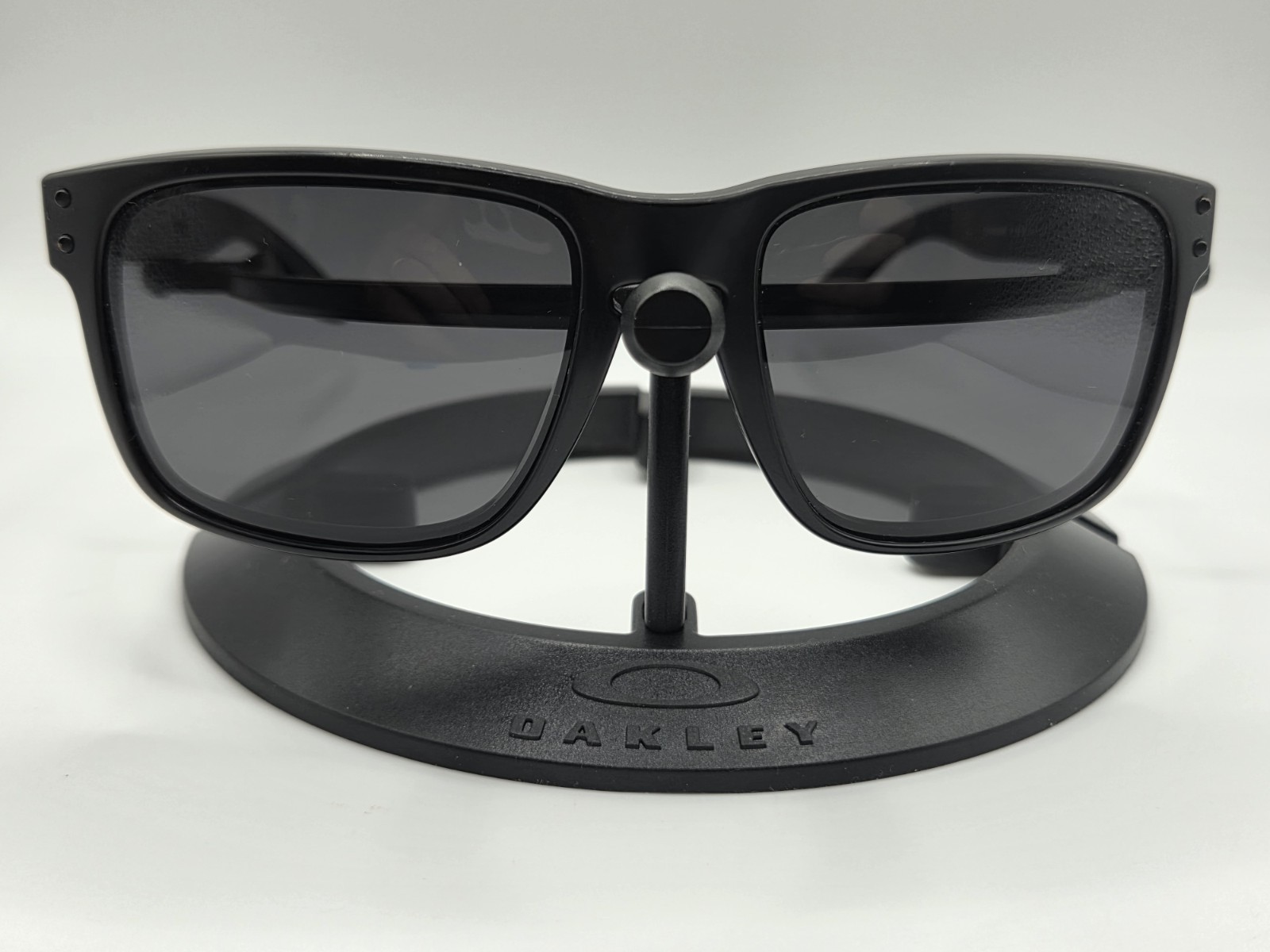 Oakley Holbrook OO9102-E655 American Flag Edition NEW Black Polarized Lense