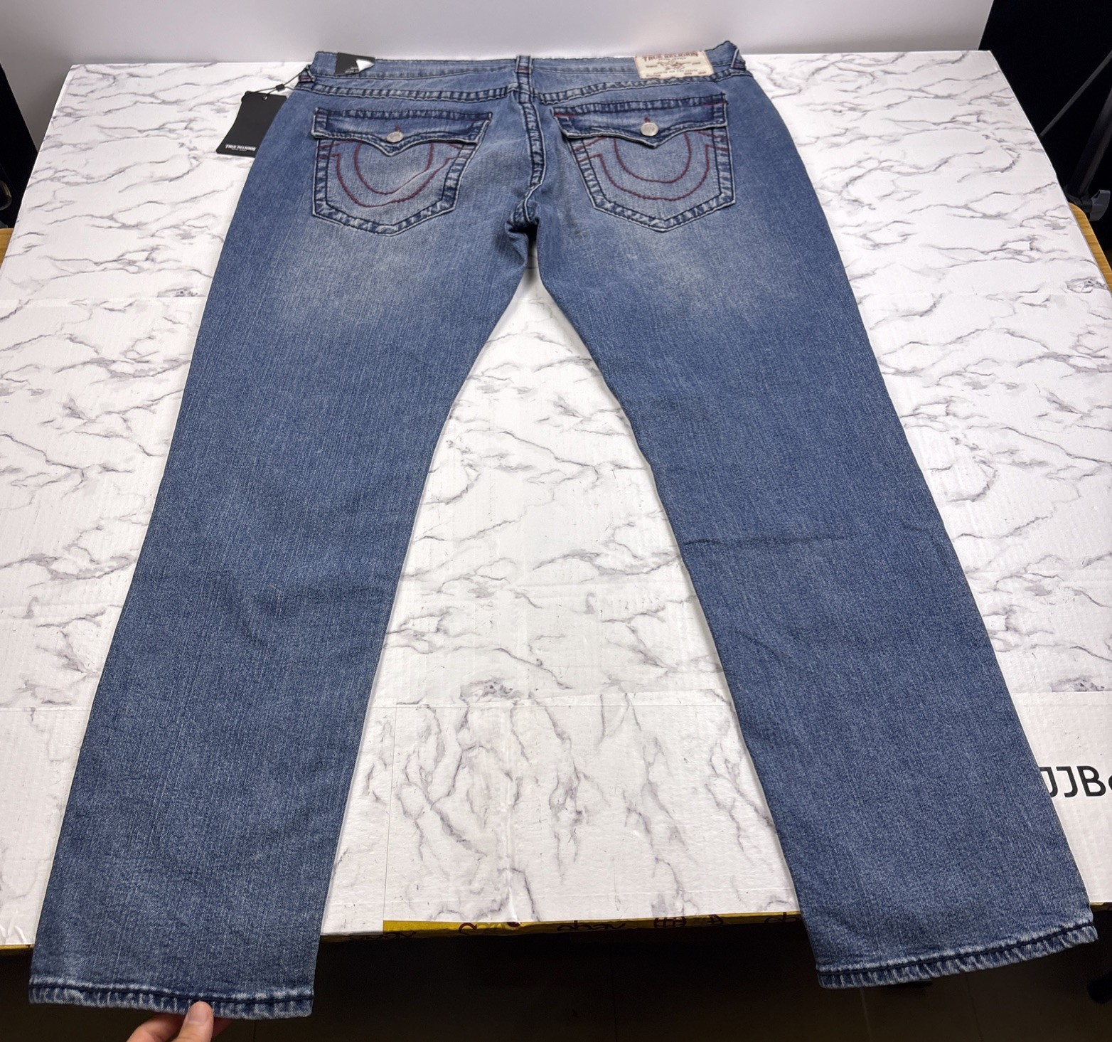 NEW True Religion Jeans GENO Big T Flap Red Trim Relaxed Slim 40×32 Blue Wash