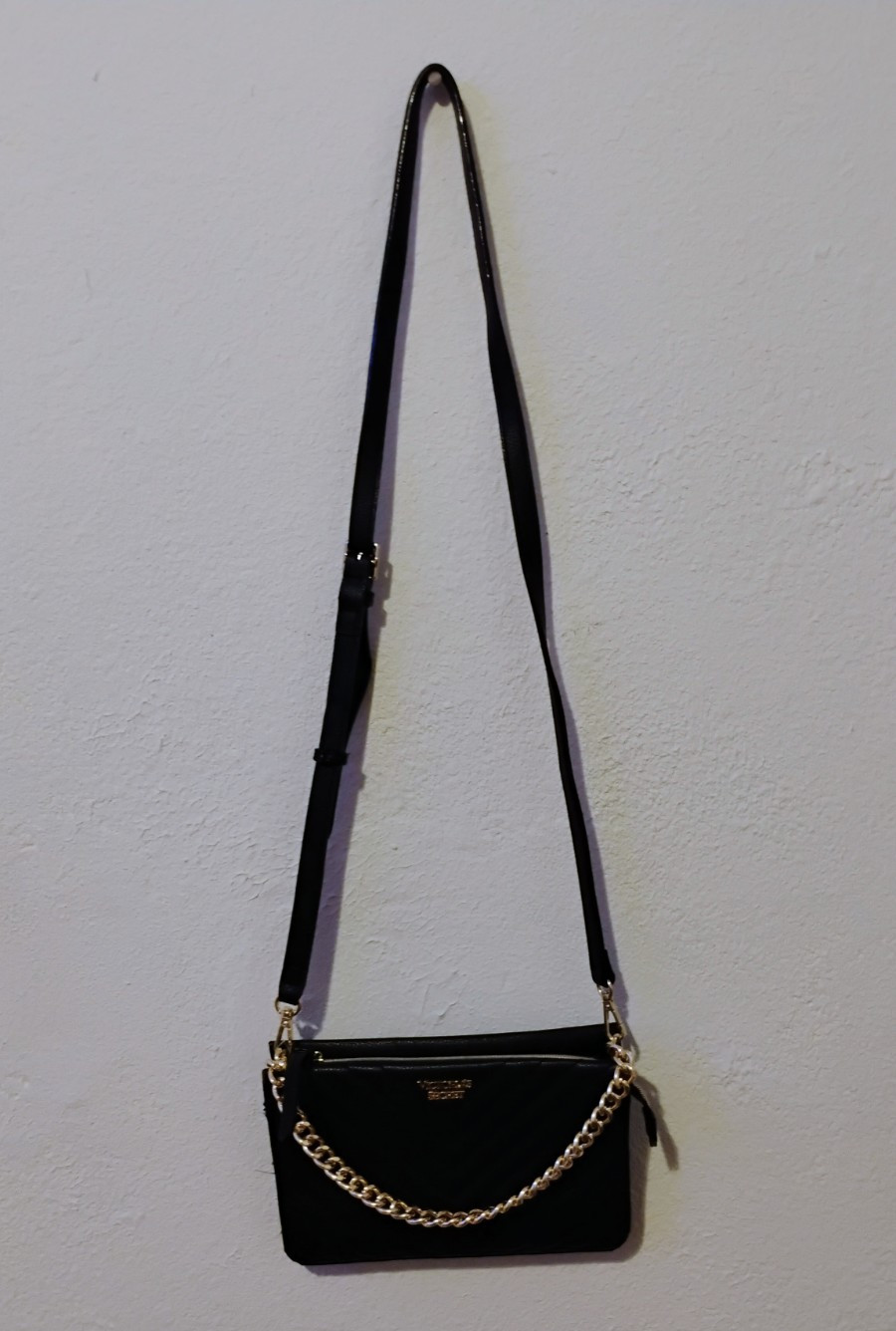 Victoria’s Secret Black Quilted Crossbody Bag Zip Closure Gold Chain Strap