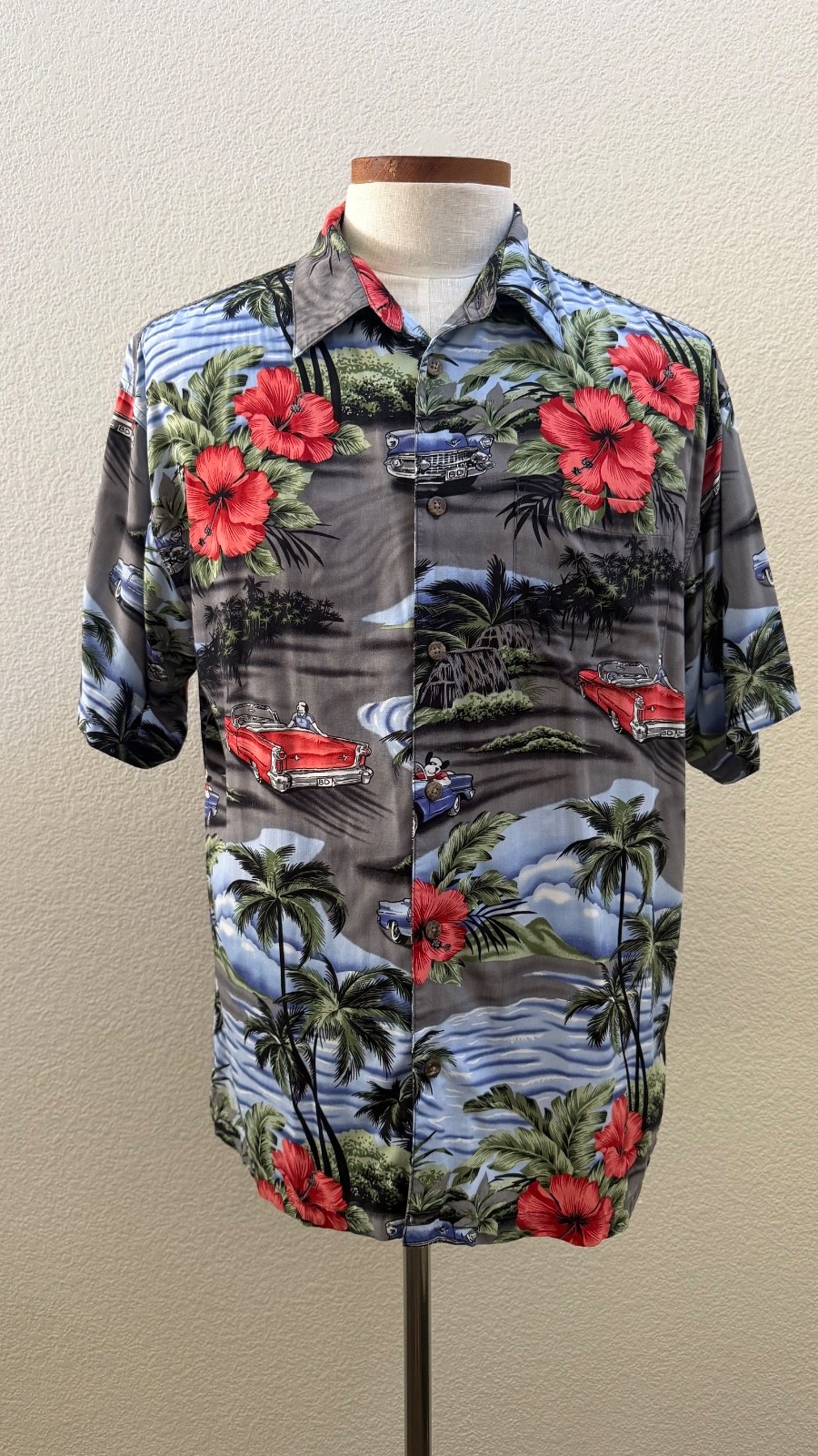 Big Dogs Mens Hawaiian Shirt Sz Large Rayon Tropical Island Floral Car Dog Print