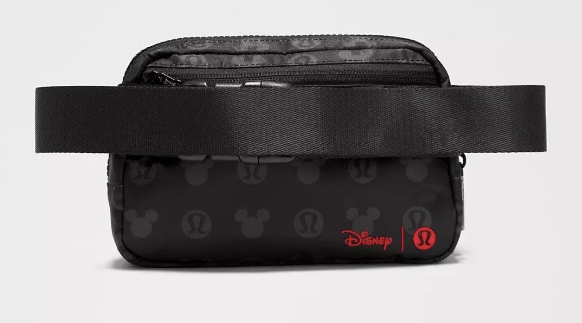 NWT ❤️LULULEMON DISNEY EVERYWHERE BELT BAG 1L CLASSIC BLACK MICKEY ❤️ RETIRED
