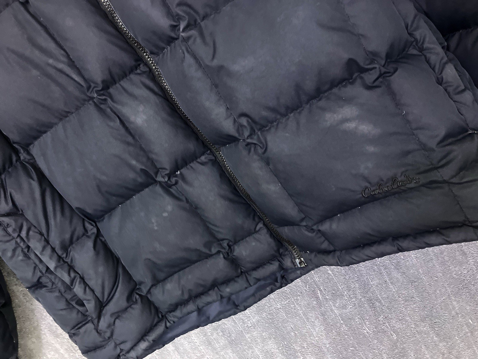 CABELAS Premier Northern Goose Down Men XL 650 Fill Quilted Puffer Jacket ISSUES