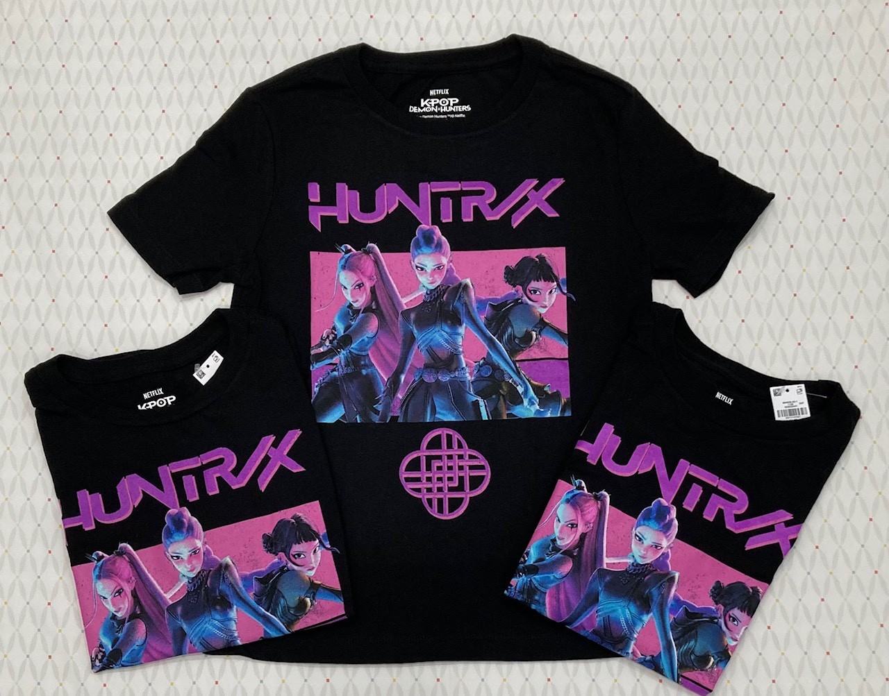 KPop Demon Hunters™ Gender-Neutral Graphic T-Shirt for Kids SIZE MD AND LG