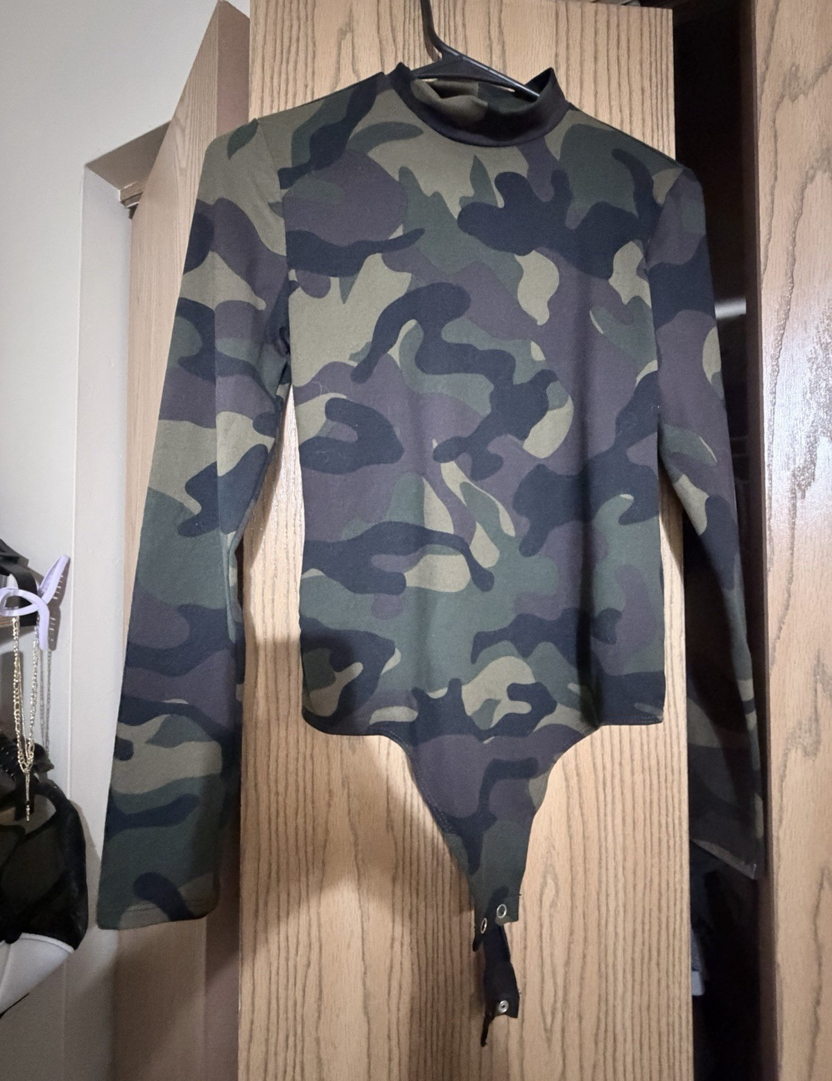 Women’s Green/Black Camo Mock Neck Long Sleeve Zip Knit Bodysuit S/M