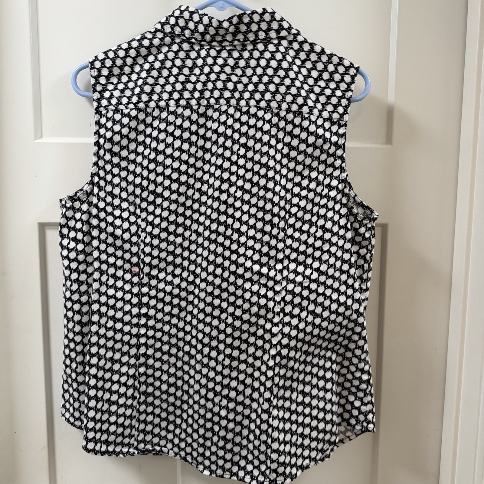 212 Collection Women Classic Black & White Button Down Sleeveless Top XL