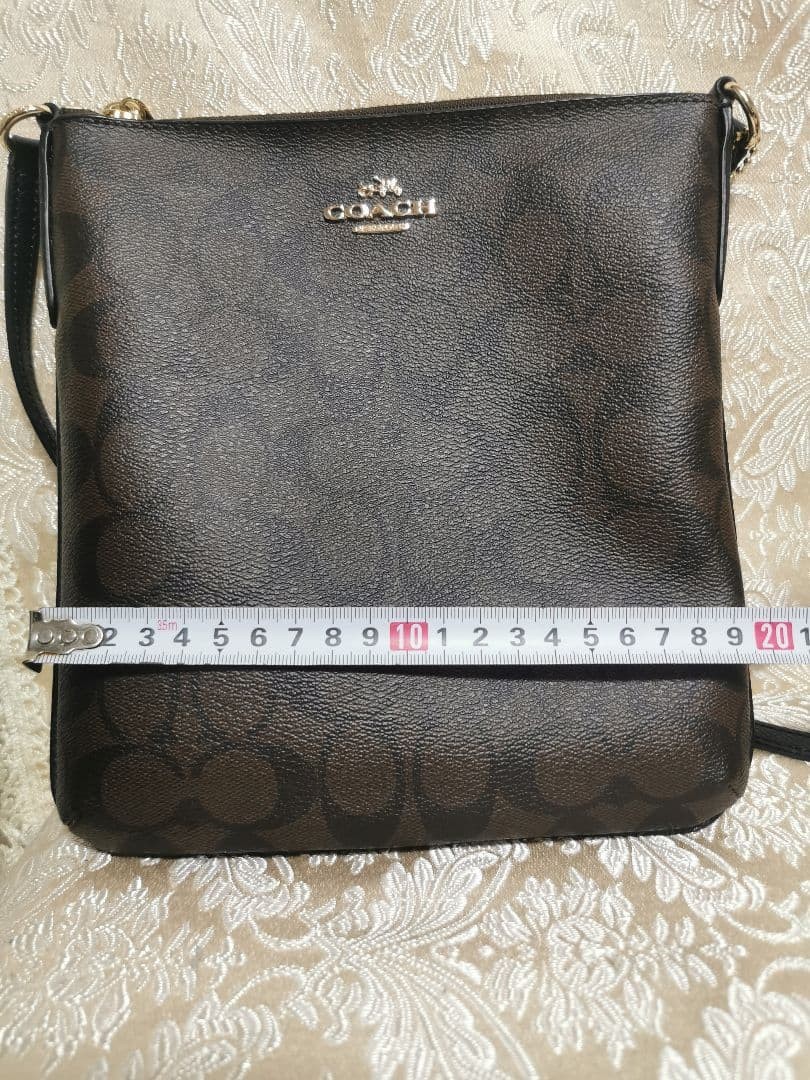 Excellent Condition Coach Signature Shoulder Bag F35940 25a