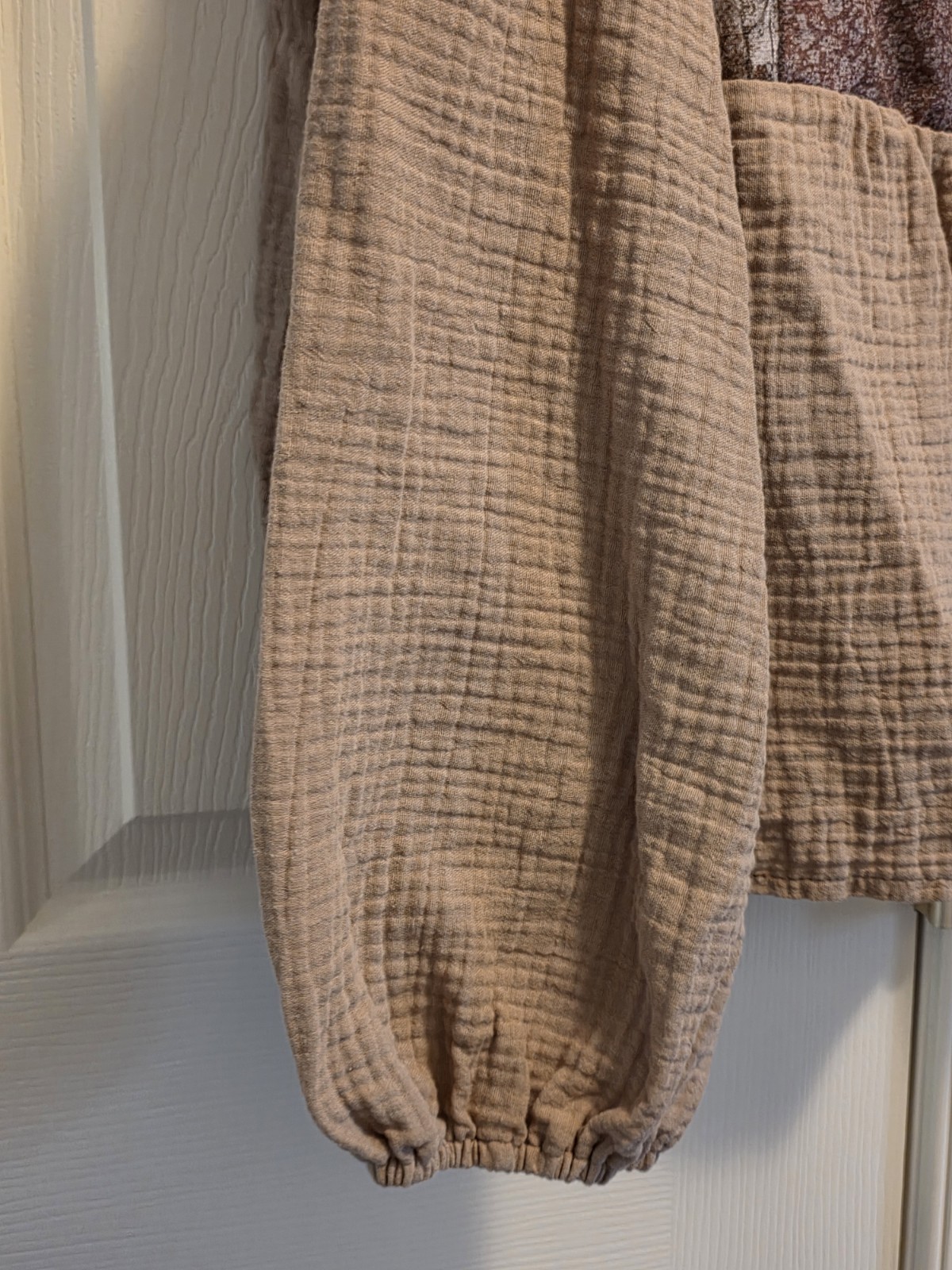 Women’s Bohemian Blouse Patchwork-Like Natural Colors 44″ bust 24″ Dwn Bk NWOT