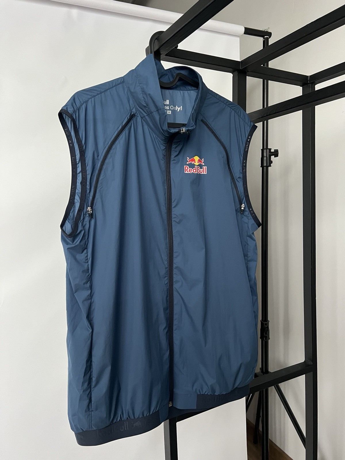 Red Bull Athletes Only Performance Jacket / Gilet – Blue – Size M – Redbull