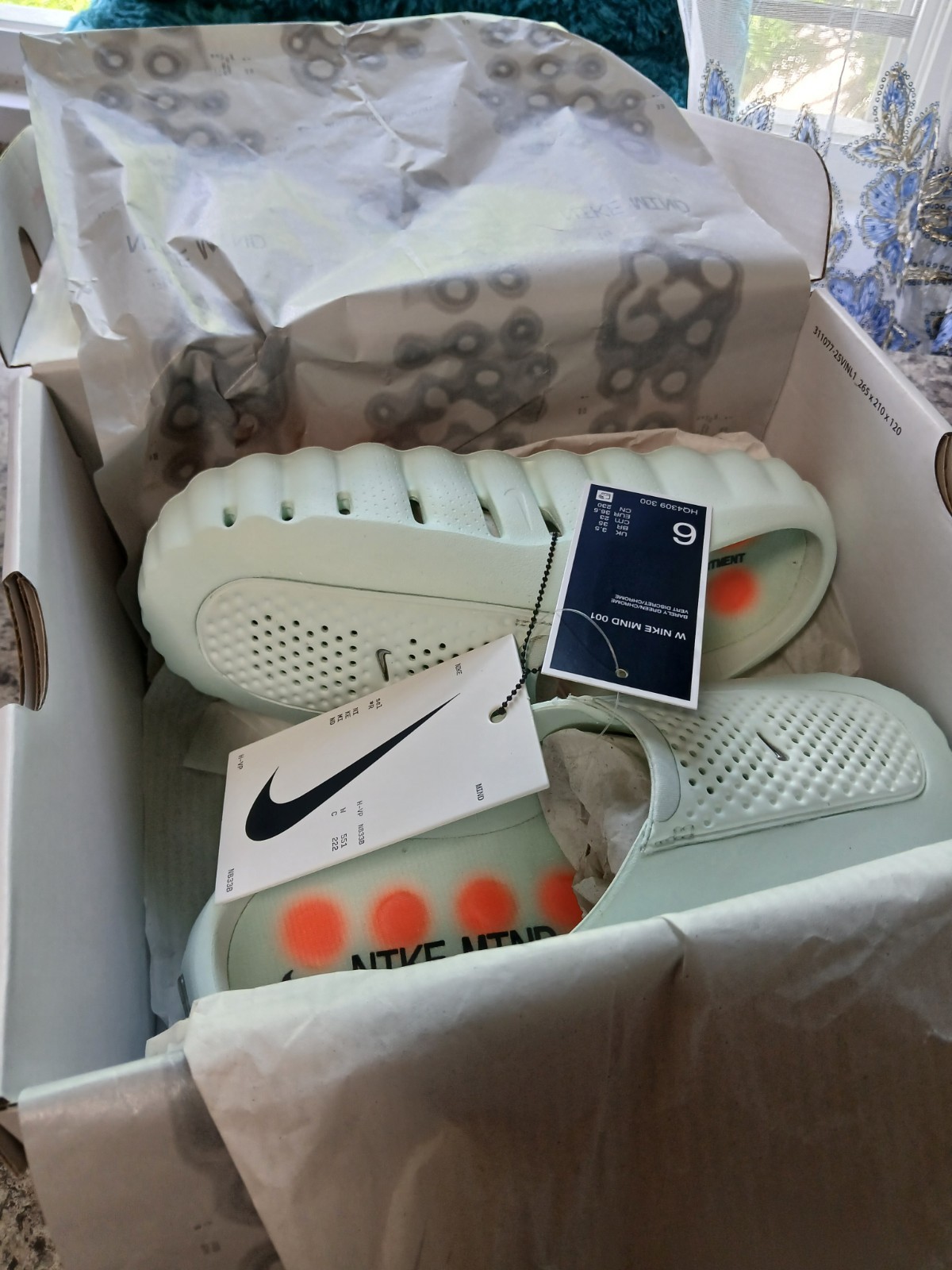 Nike Mind 001 Barely Green