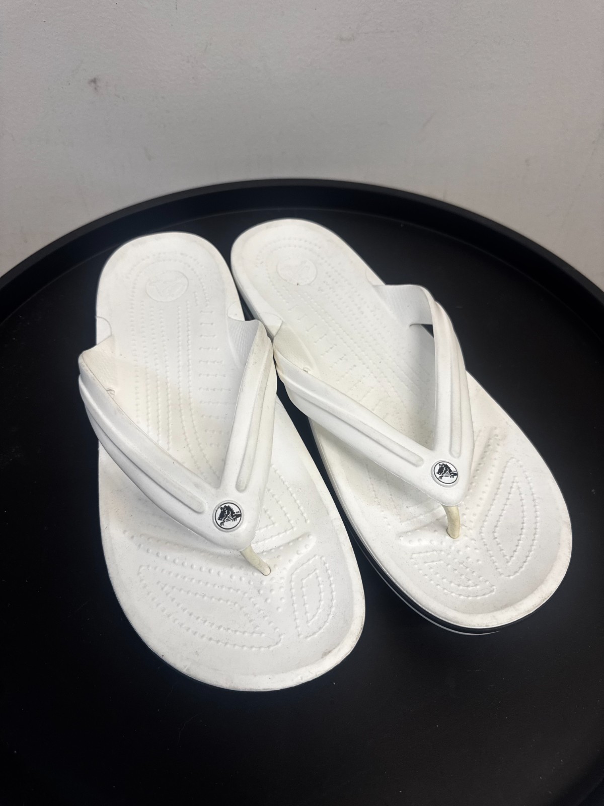 Crocs White Thong Sandals Comfort Flip Flops Casual Beach Pool Shoes