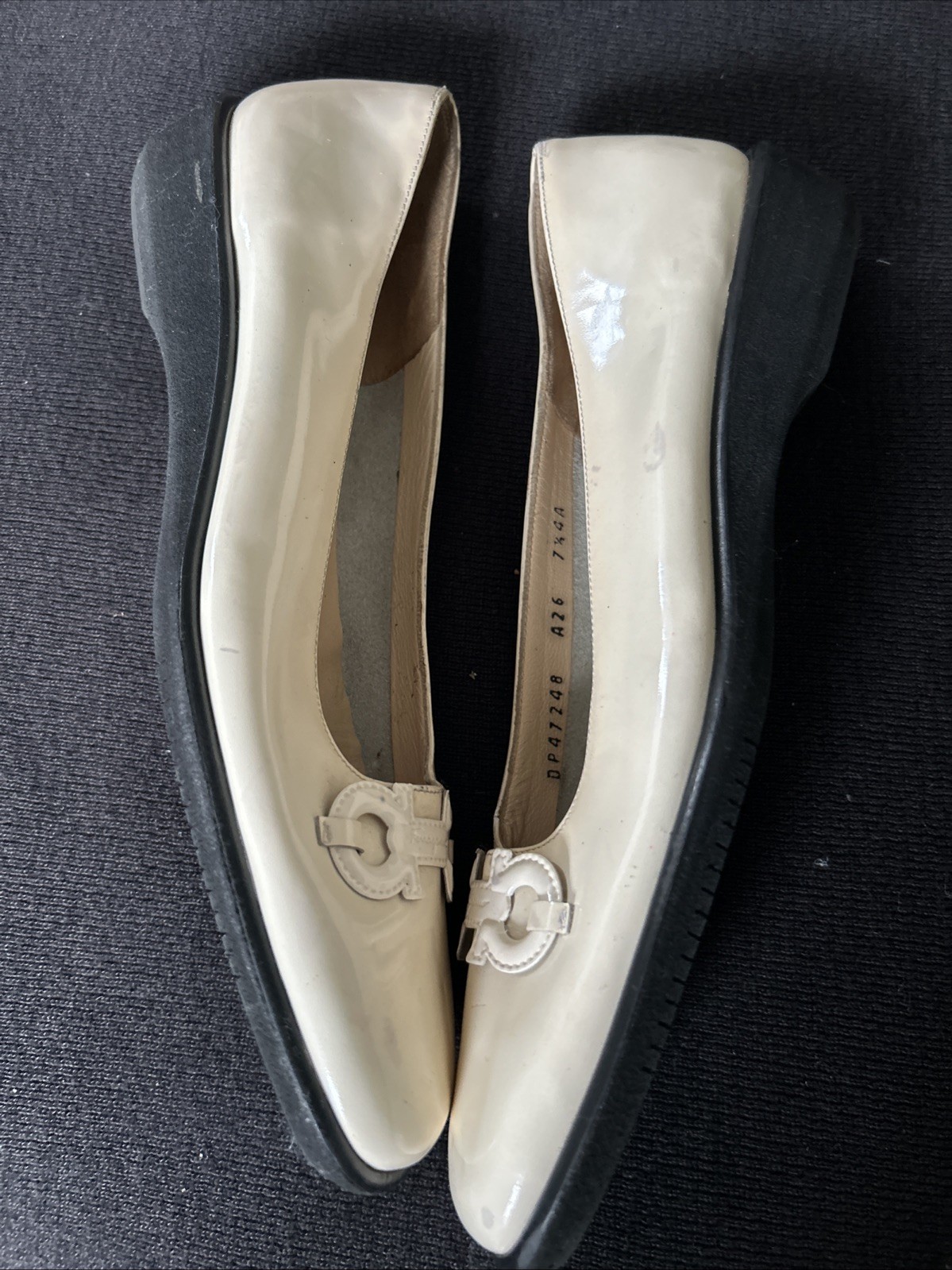 Salvatore Ferragamo Paten Leather Size 7.5. 4A. Made Italy Woman Shoes Beige