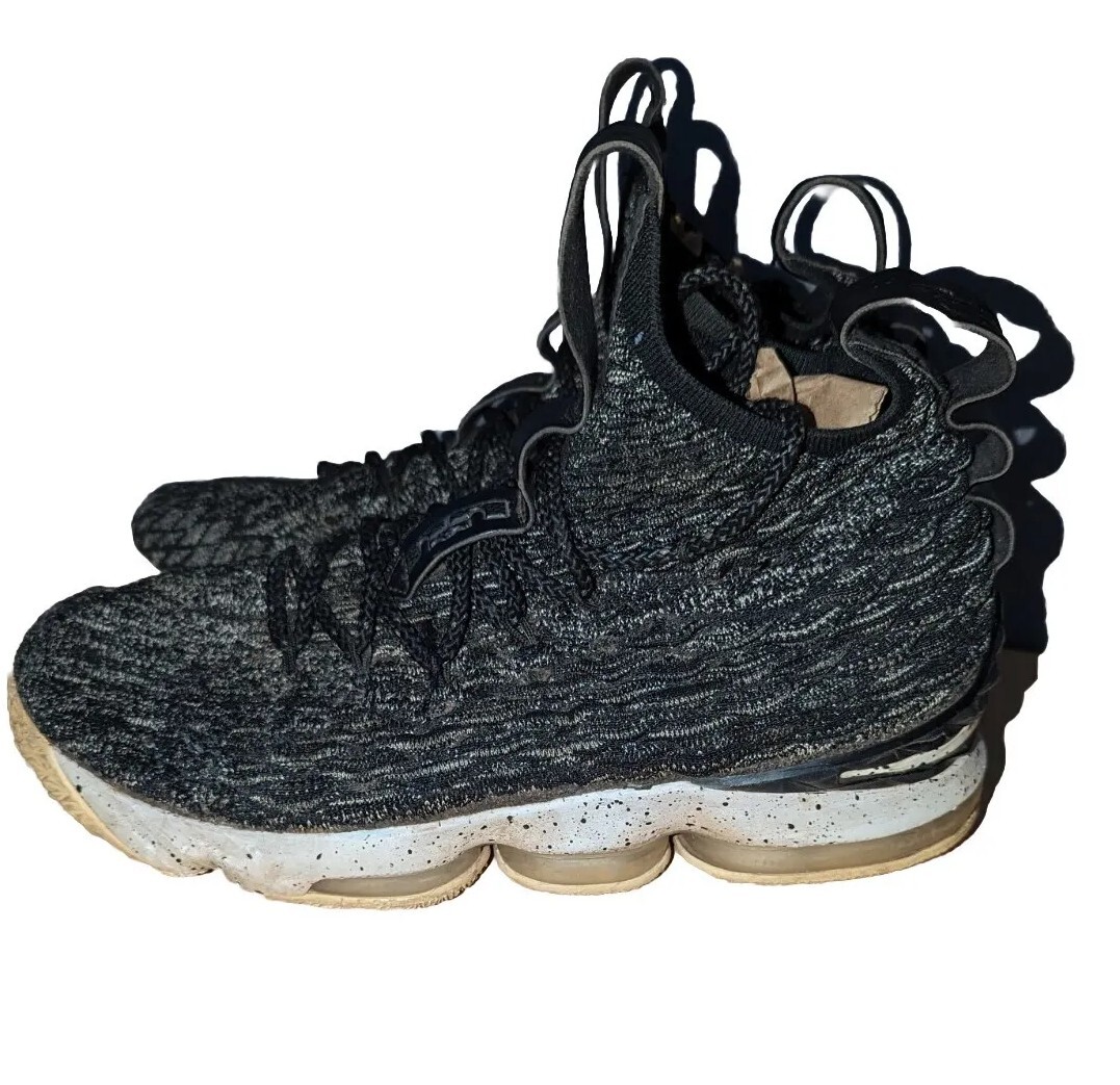 NIKE LEBRON JAMES XV 15 SNEAKERS SHOES SIZE 9.5 ASH BLACK WHITE OREO