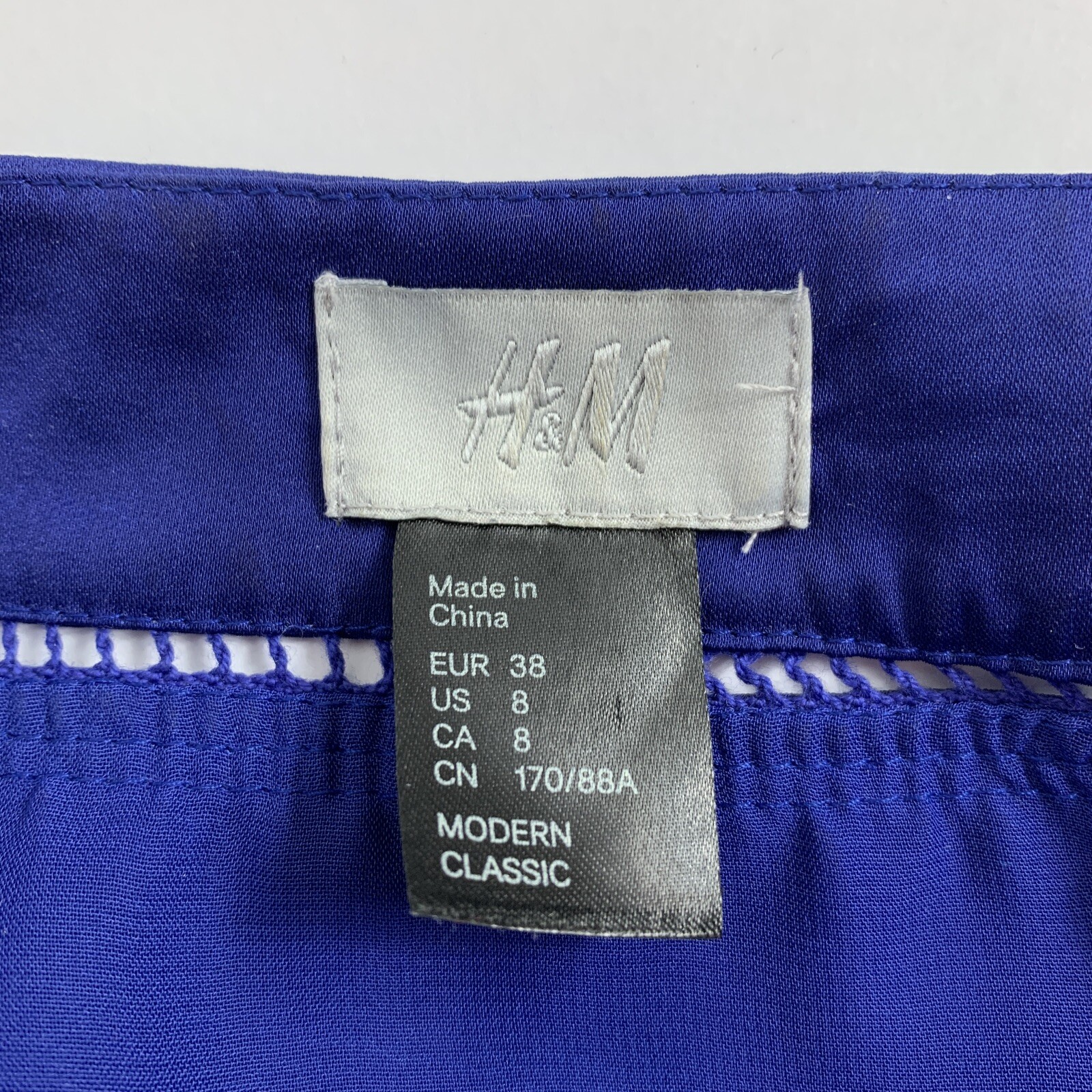 H & M Modern Classic Mini Dress Women’s Size 8 Short Sleeve Blue Lightweight