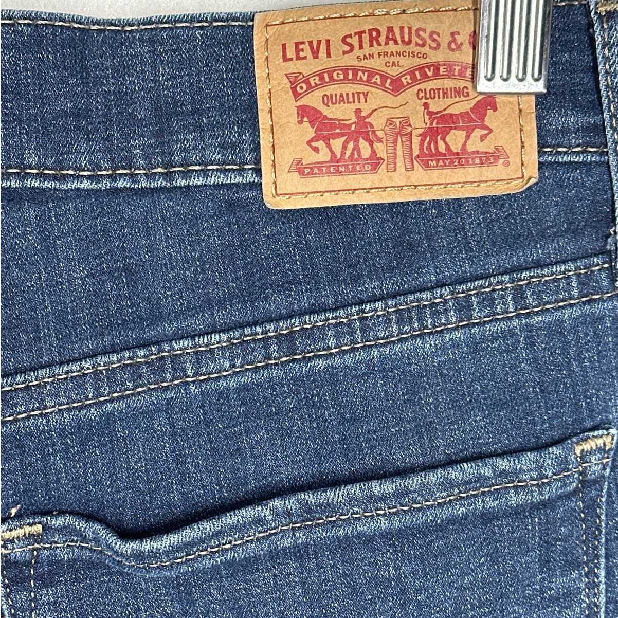 Levi’s 505 Classic Straight Leg Jeans Womens Sz 8L Mid Rise Denim Long Tall