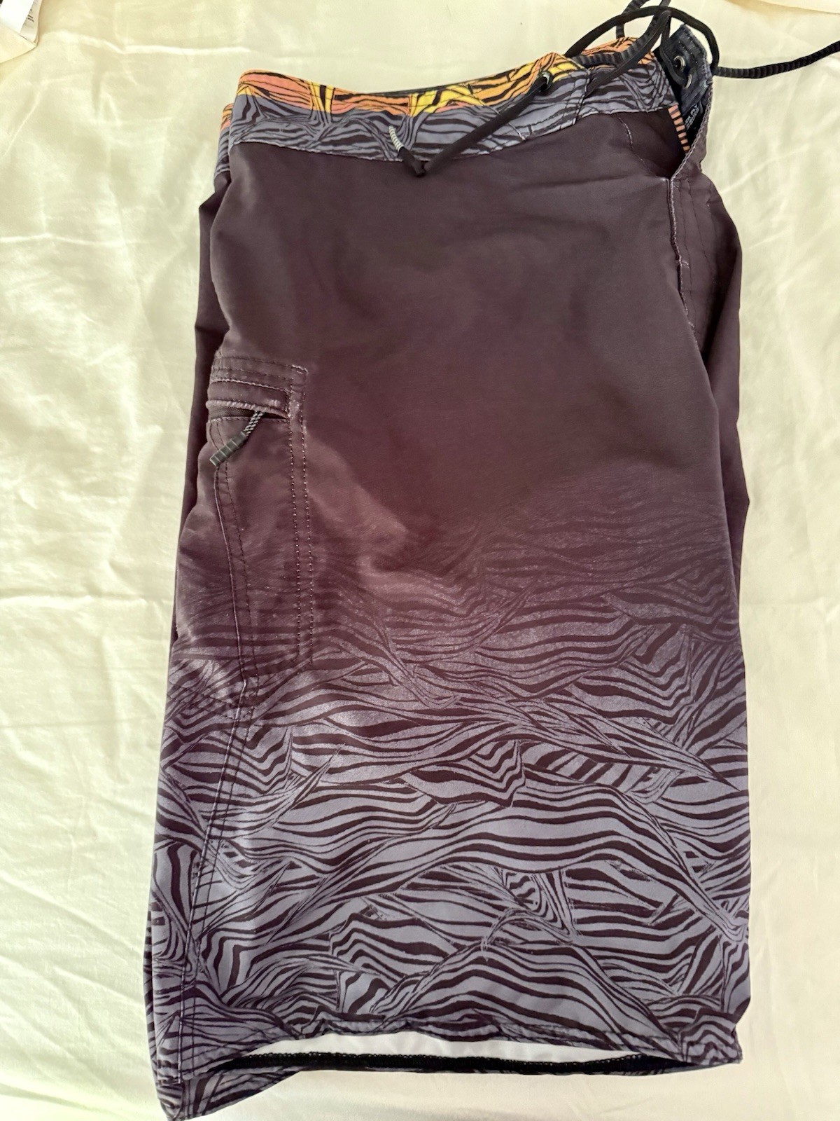 Volcom Men’s Board Shorts Size XL Black Gray Orange Abstract Drawstring Pockets