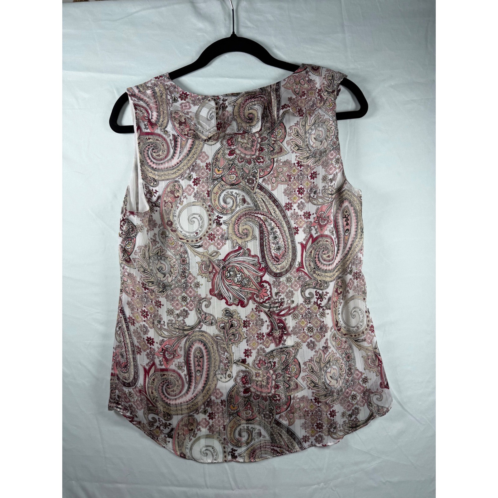 White House Black Market Paisley Ruffle V-Neck Sleeveless Blouse Pink Metallic 6