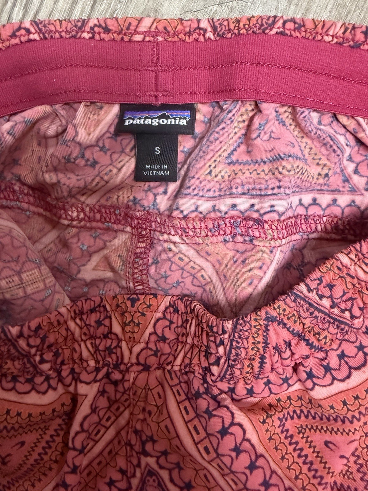 Patagonia Women’s Athletic Shorts S Pink Purple Geometric Elastic Stretch
