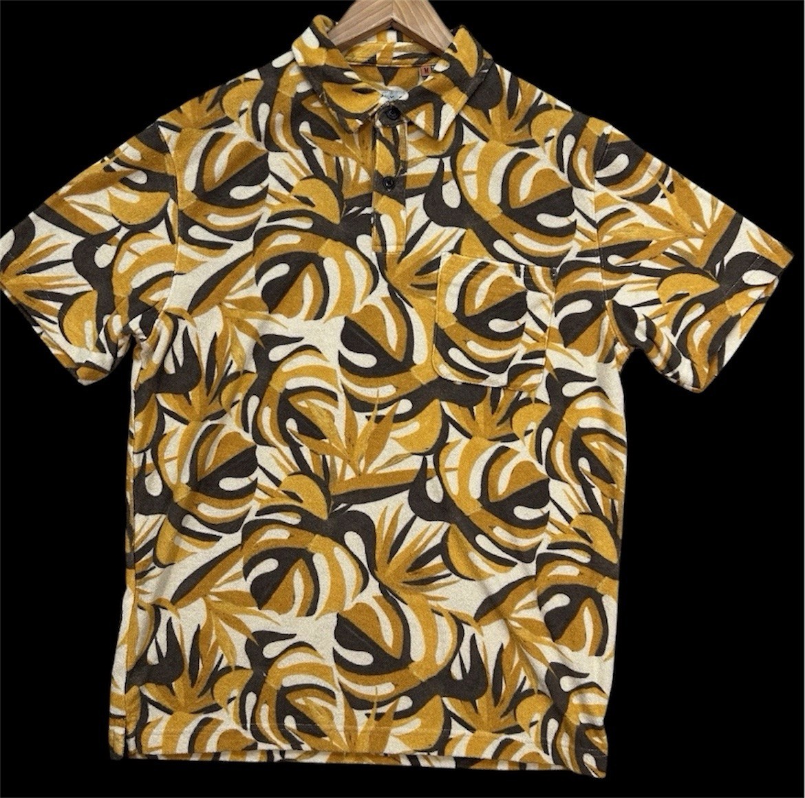 Howler Brothers Plusherman Terry Polo Men’s Medium Monstera Mash Gold Brown AOP.