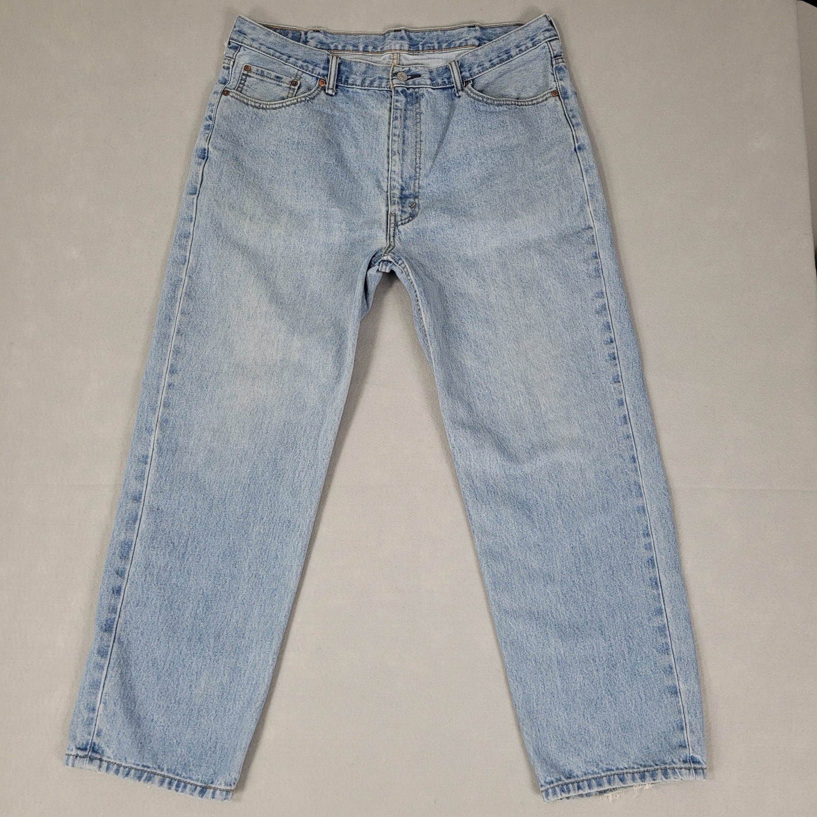 Levi’s 550 Jeans Men’s Size 40×30 Blue Light Wash Relaxed Fit Tapered Leg