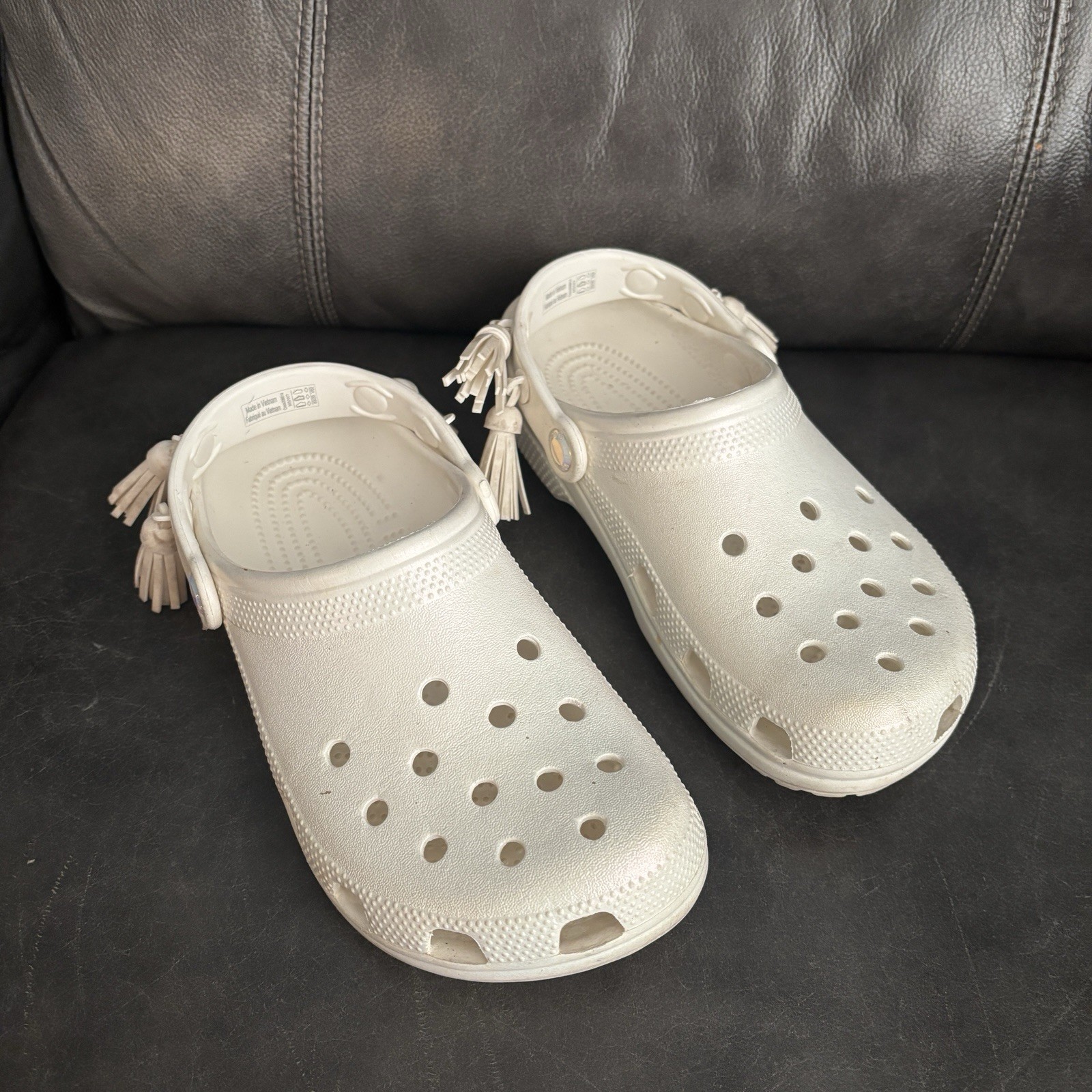 Crocs Classic Festival Iridescent Clog White Tassel Shoes Size Women’s 7 Men’s 5