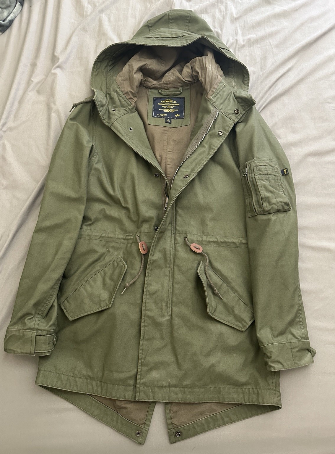Alpha Industries Men’s Green Hooded Military Jacket, Long Zip/Button Pockets – S