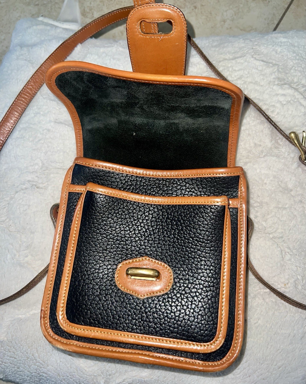 Vtg Dooney & Bourke All-Weather Leather Small Crossbody Marble Bag AWL