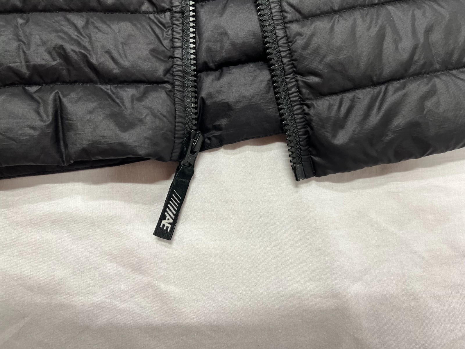 American Eagle Outfitters Vest Mens Medium Black