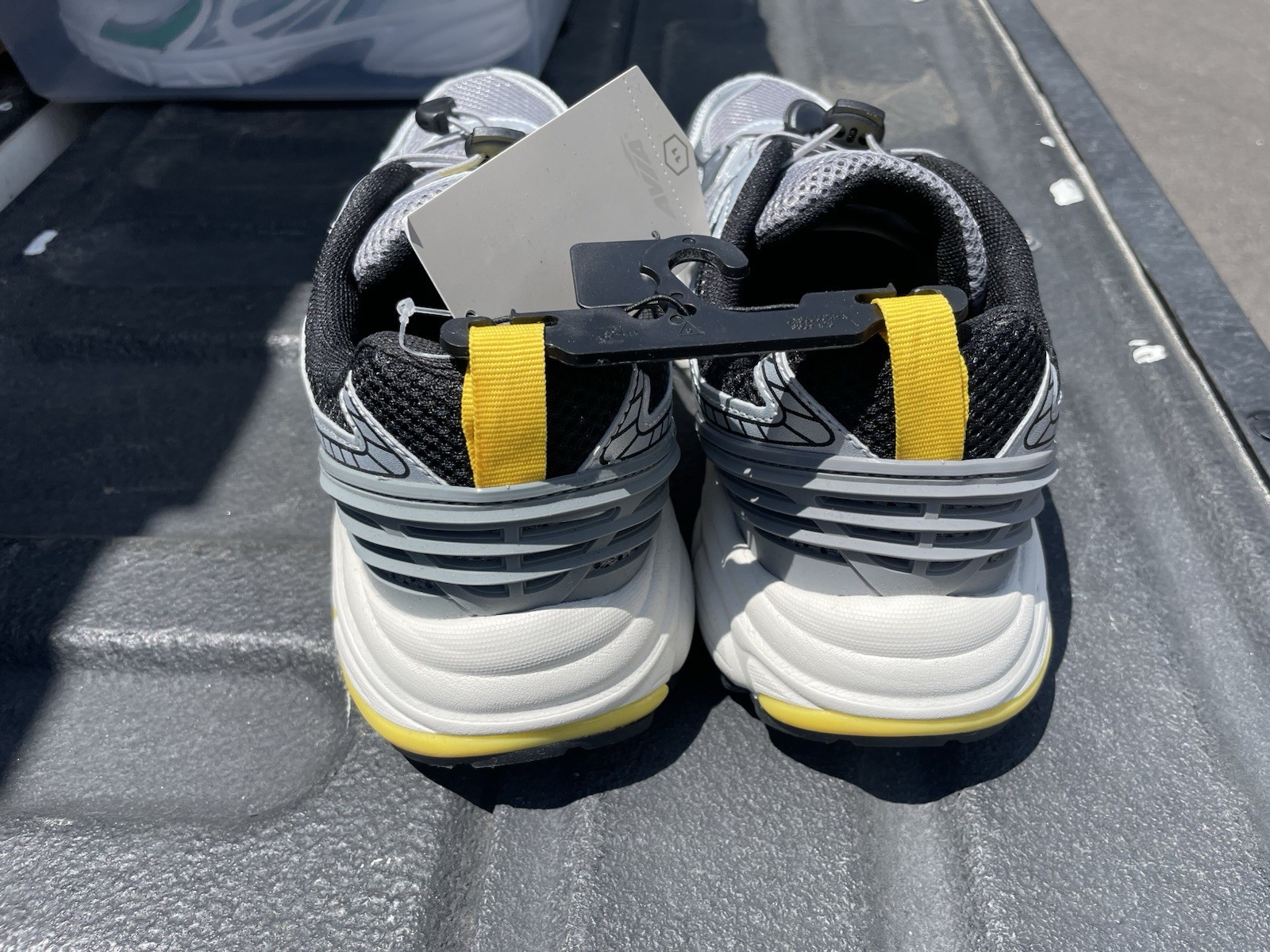 Avia Bungie’s Running Trainer Shoes Yellow Silver Men’s Sz 11