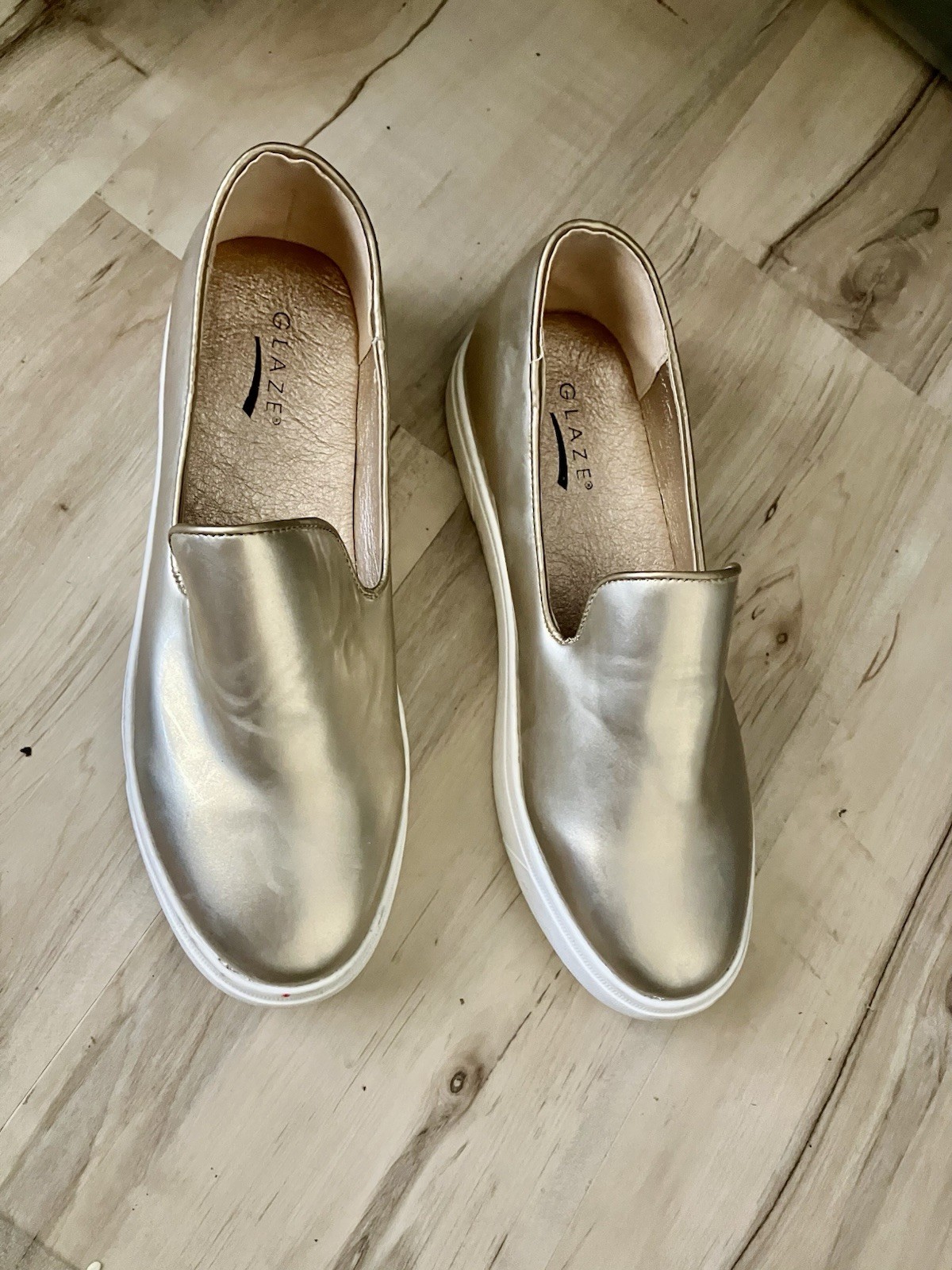 Glaze Womens Metallic Gold Slip On Platform Sneakers Casual Shoes Size 9