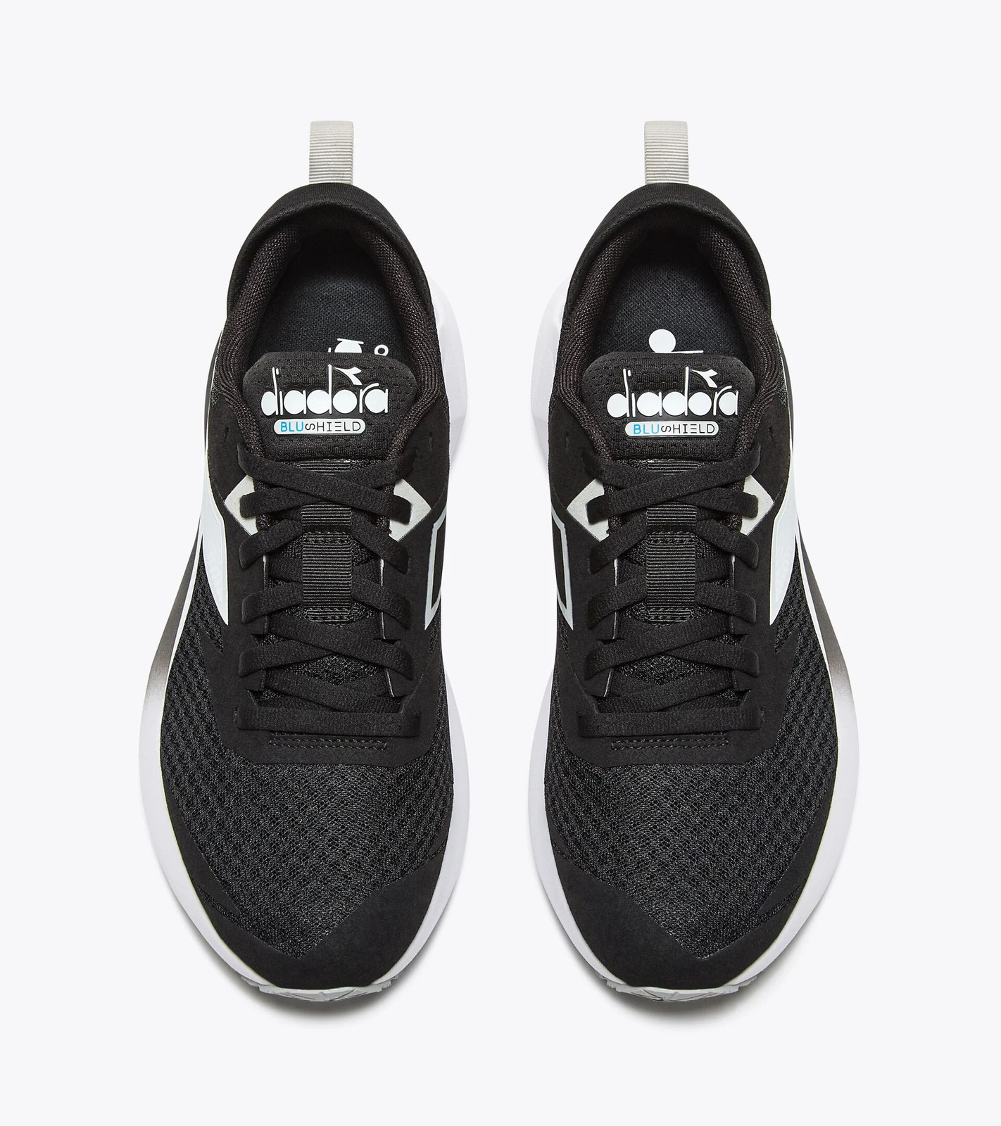 Women’s Diadora Mythos Blushield Vigore 3, Black/White, 6 B Medium US