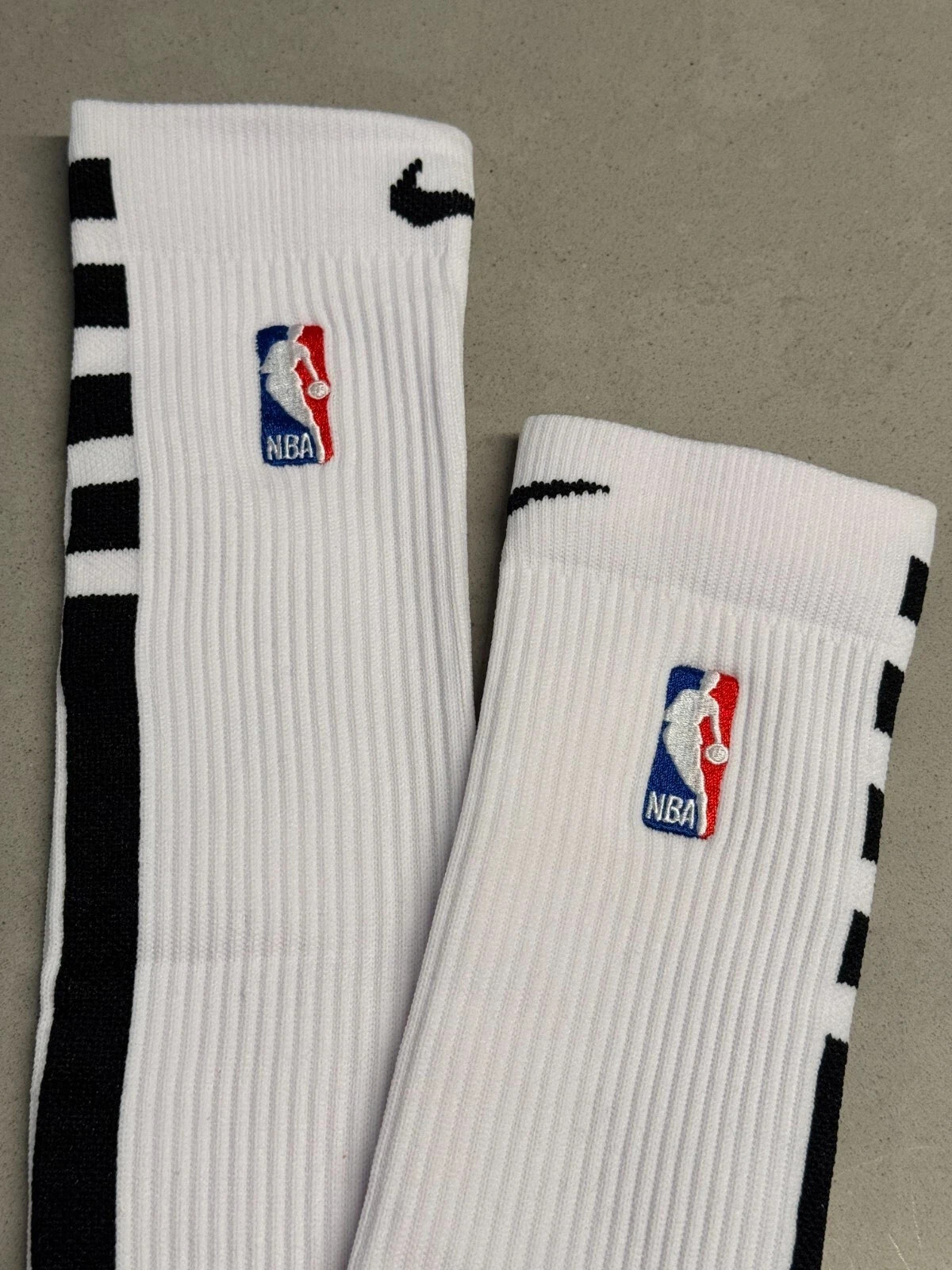 Nike NBA Authentics – White & Black – Knee Highs/Scrunchies