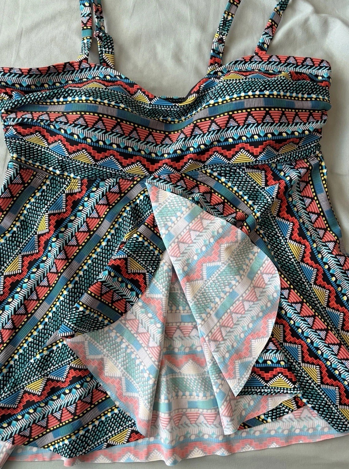 Women’s Multicolor Patterned Flyaway Tankini Top Only, Adjustable Straps, Sz L