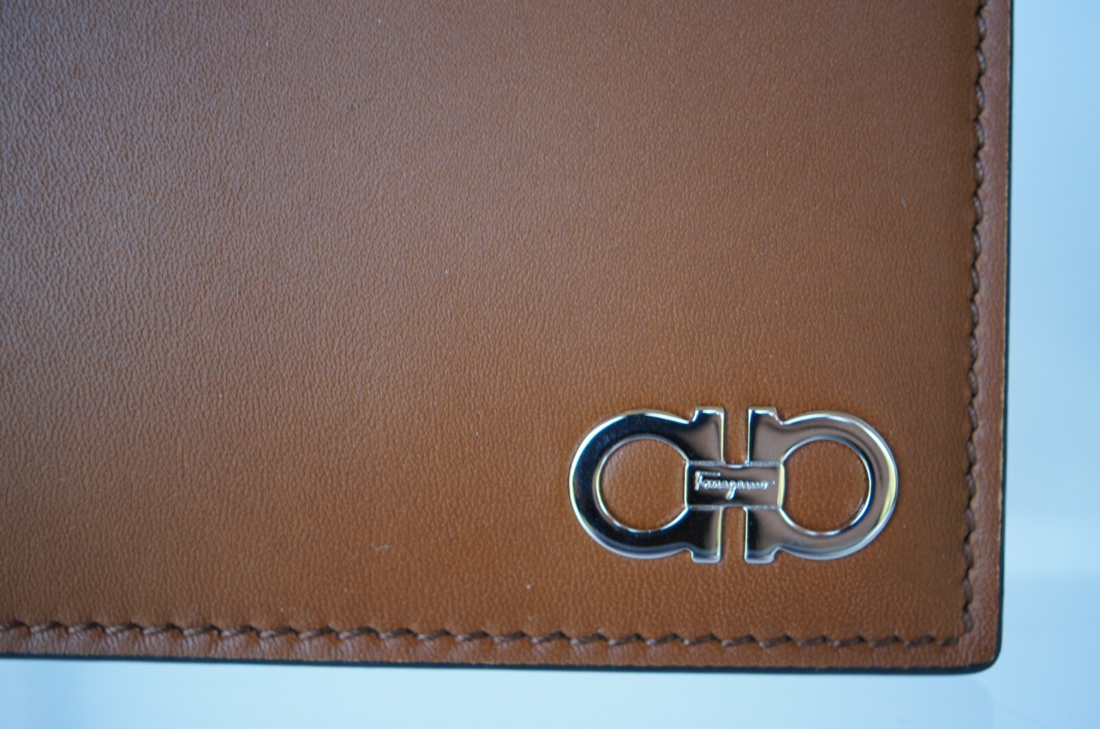 New Salvatore Ferragamo Men’s Wallet Credit Card Holder Brown Logo