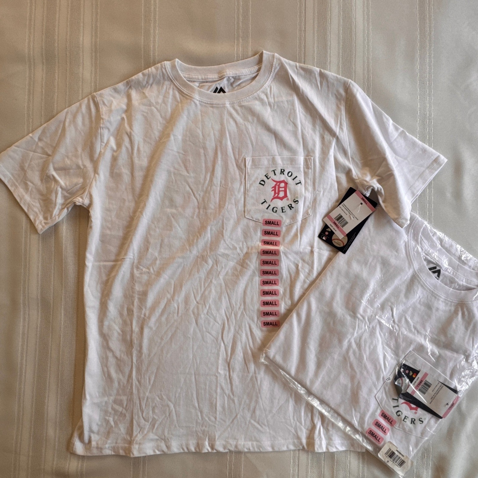 Majestic Detroit Tigers White Pocket T-Shirt Rose Graphic MLB Small NWT