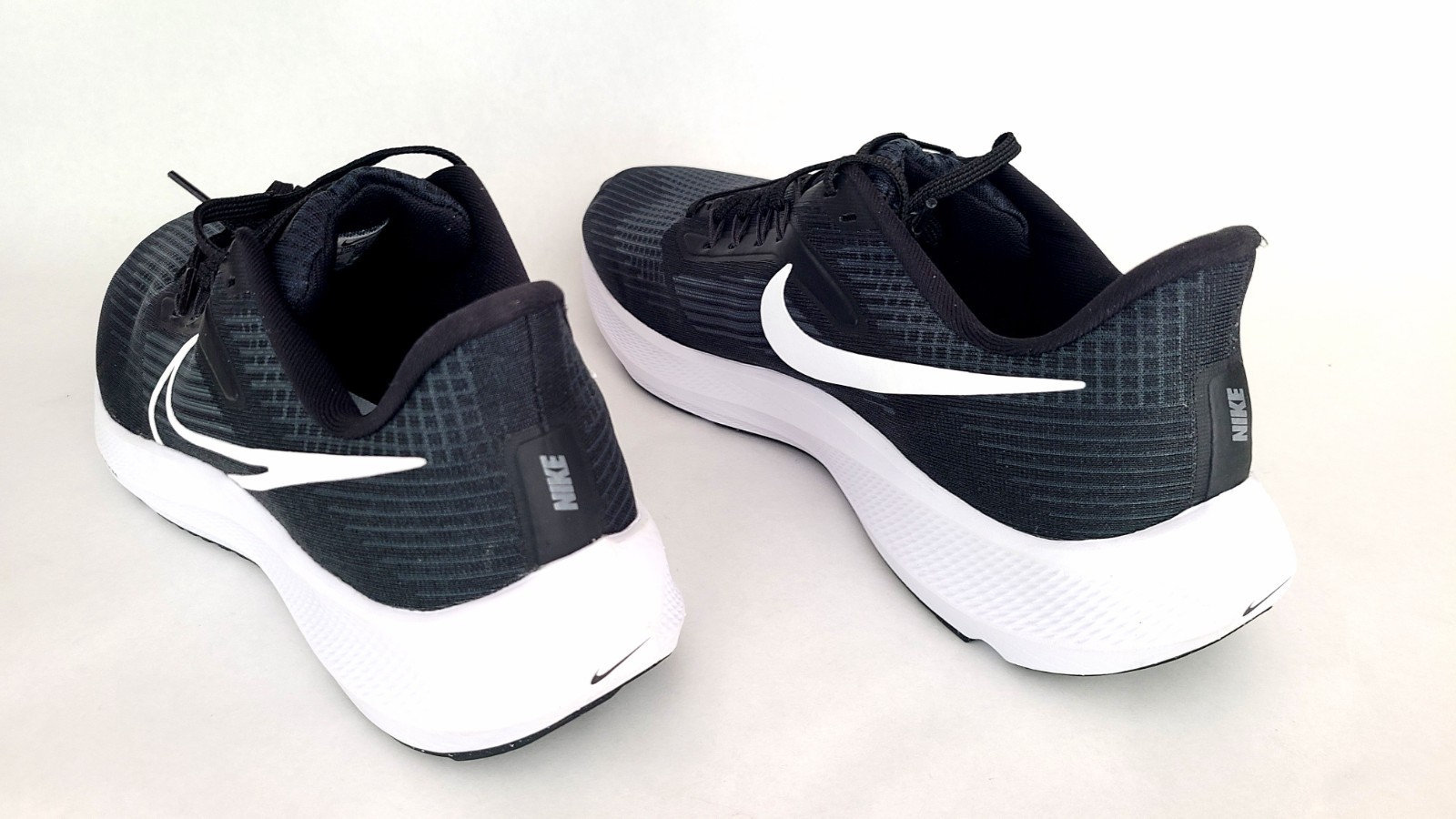 Nike Air Zoom Pegasus 39 Running Shoes Men’s Size 13 Black White DH4071-001 NEW