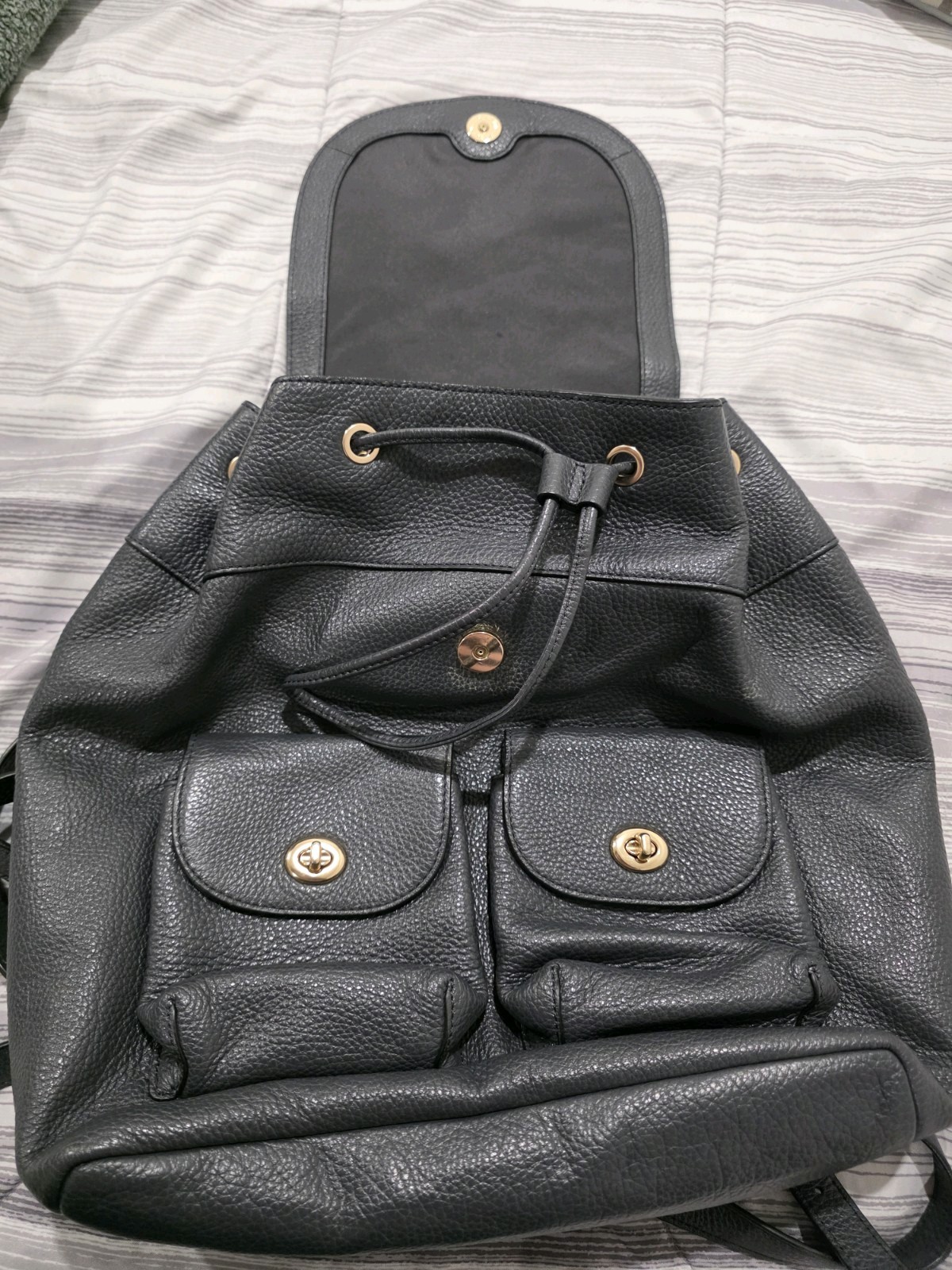 Coach Black Pebbled Drawstring Backpack Turn Lock Pockets Gold Hardware Women