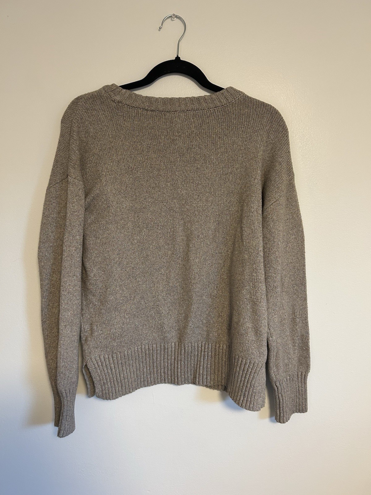 Love Ellie Women’s M Solid Crew Neck Knit Pullover Sweater Beige Ribbed Trim